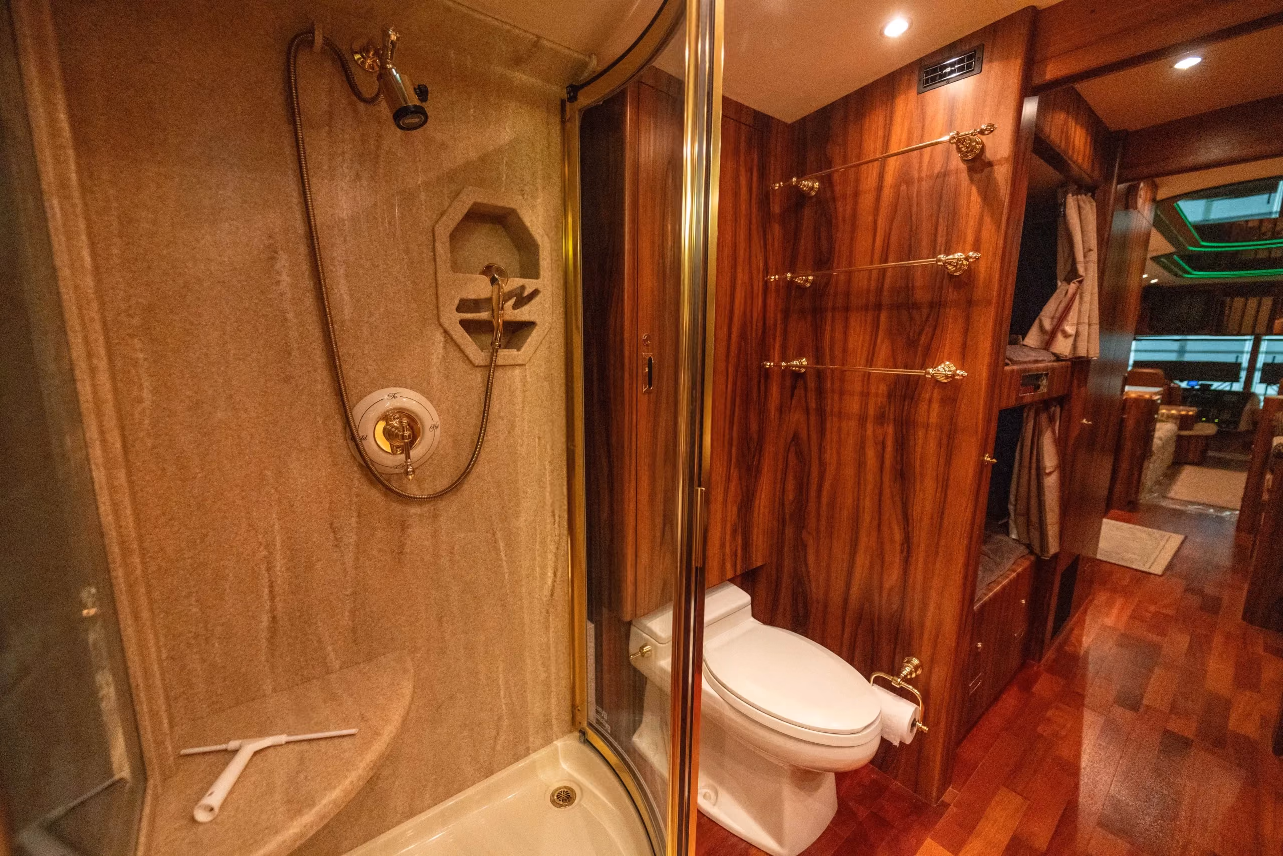 Interior view of Marathon Coach 0363