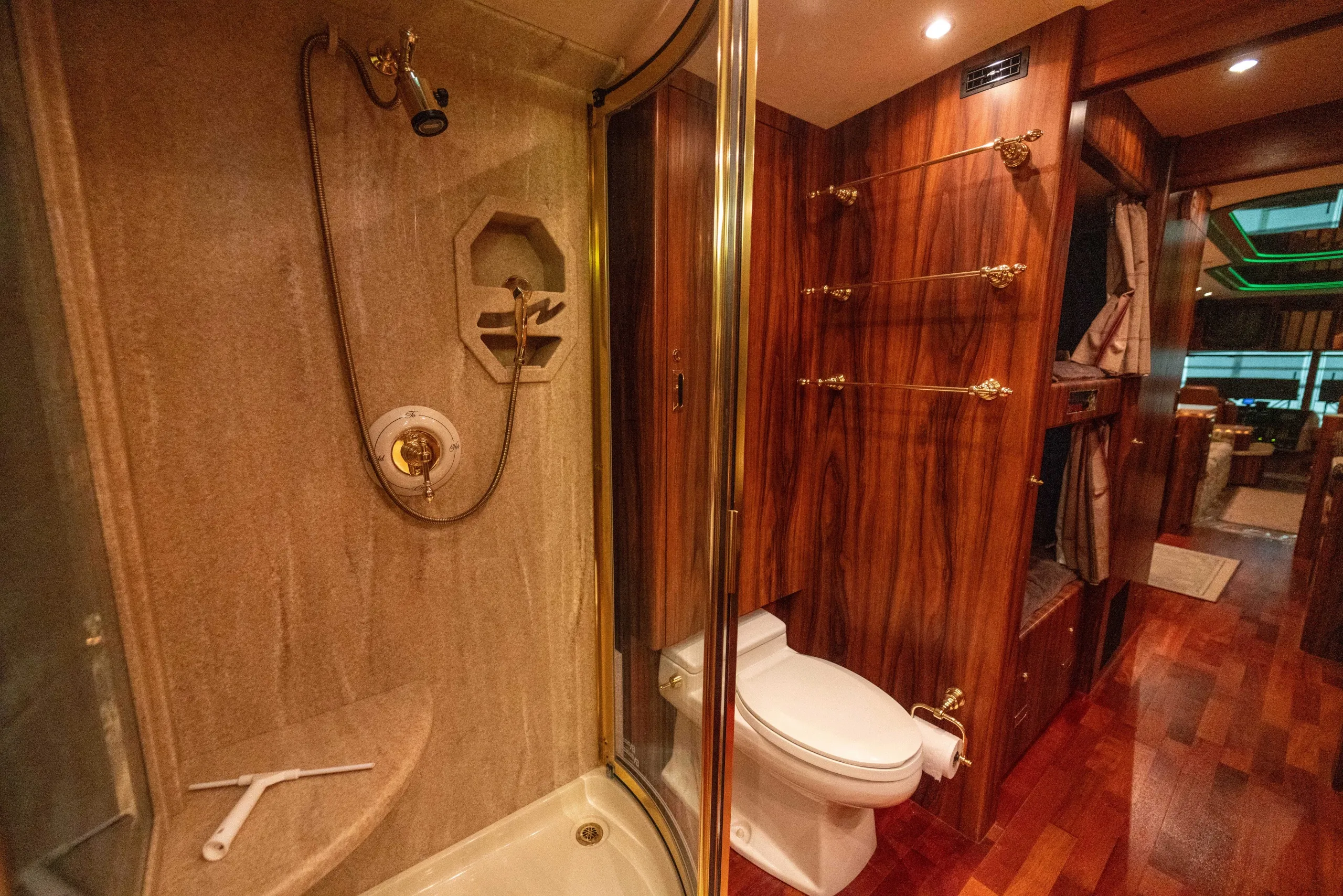Interior view of Marathon Coach 0363