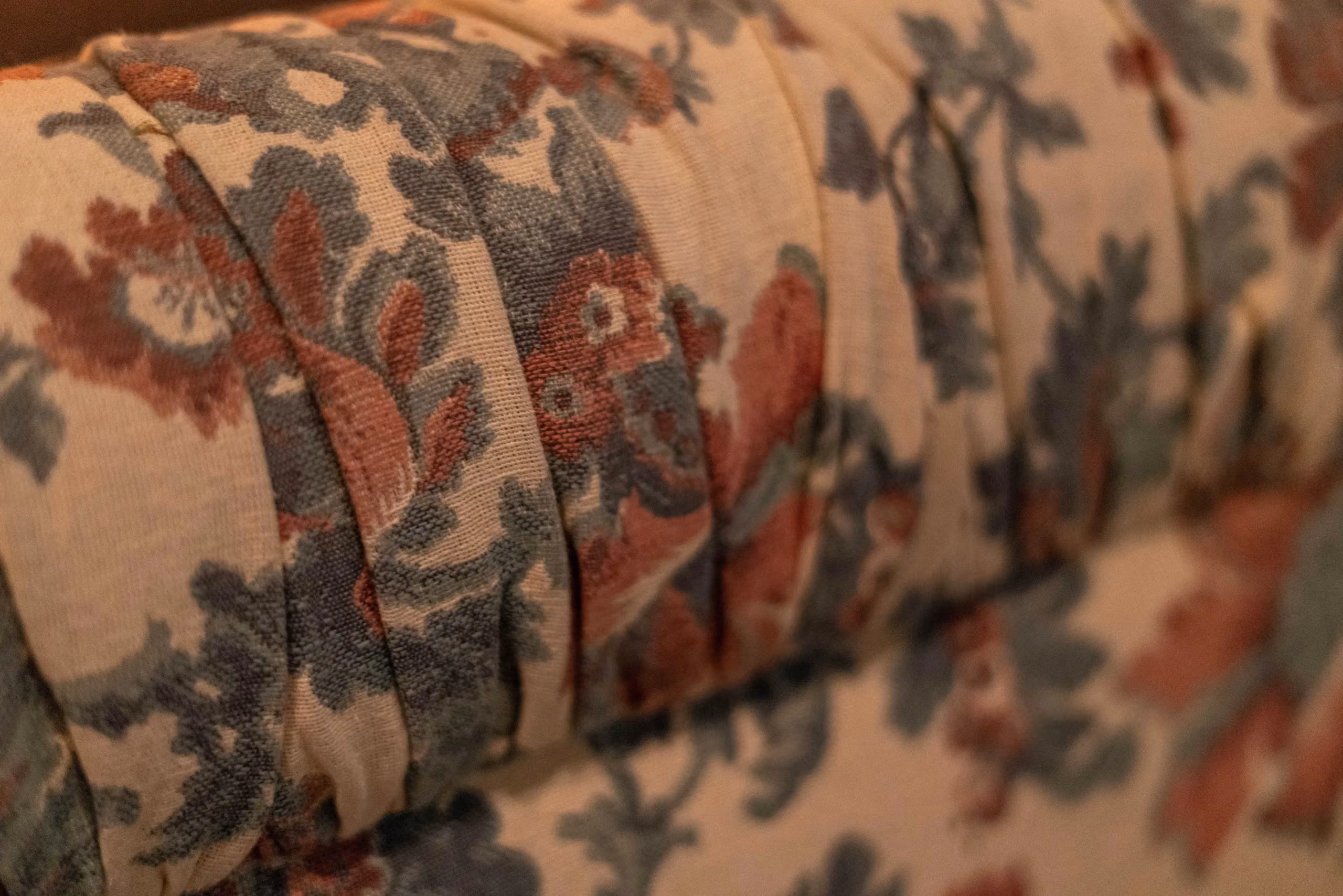 Wardrobe interior close-up in Marathon Coach 0363