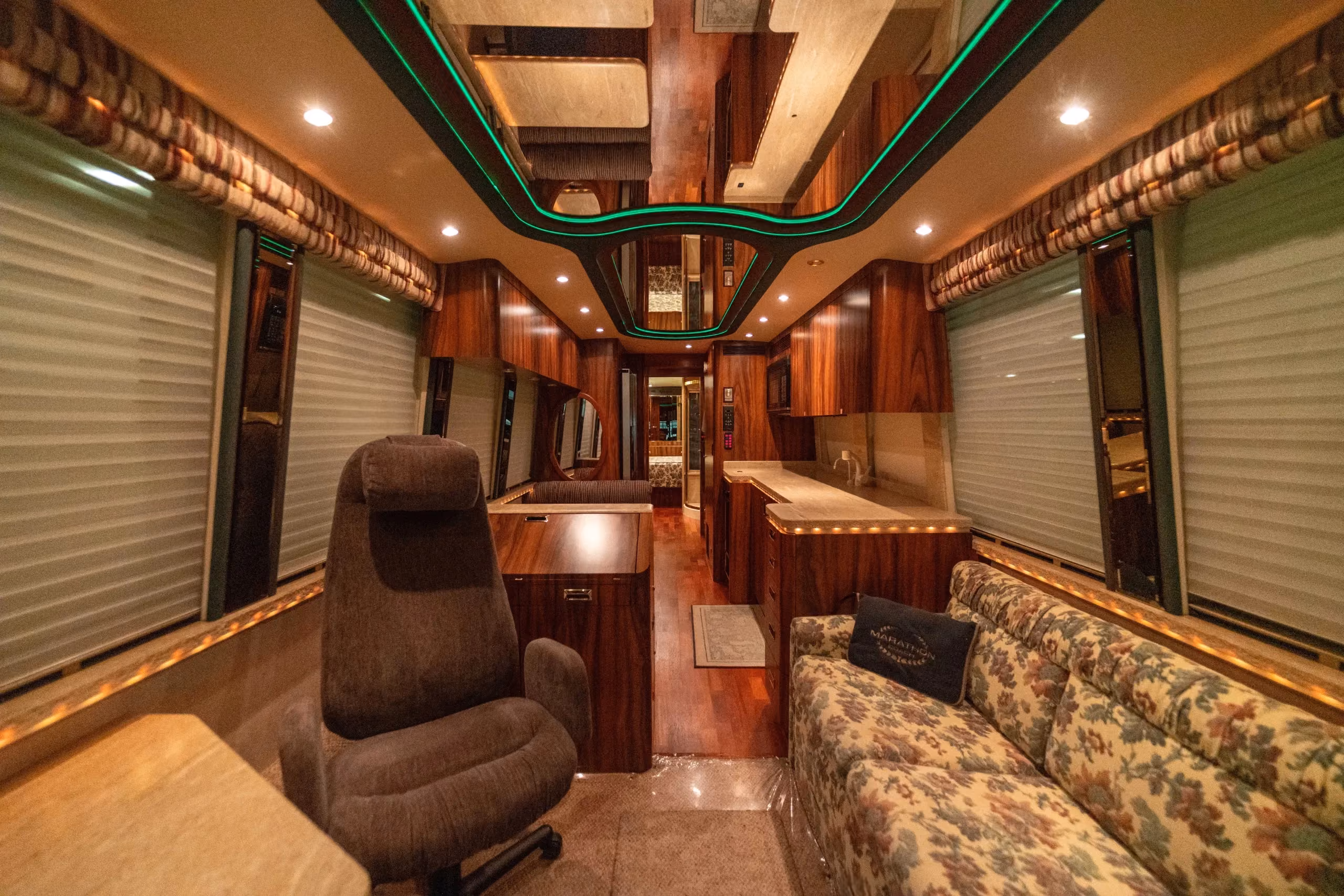Living area of Marathon Coach 0363