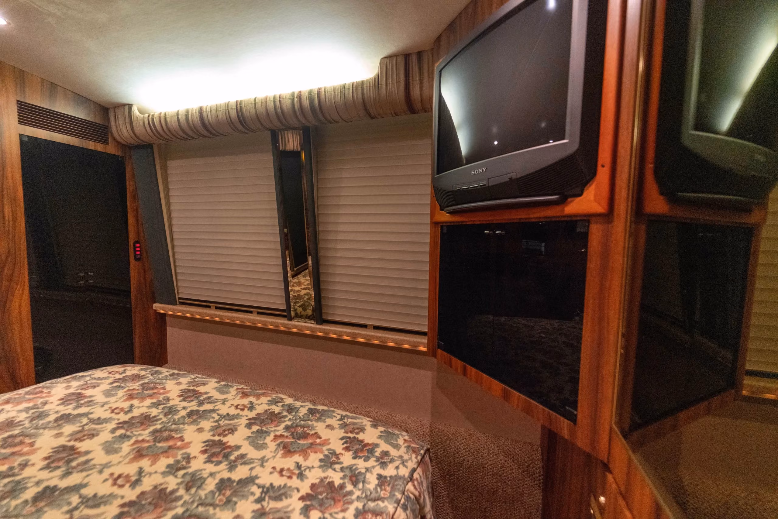 Interior living space of Marathon Coach 0363