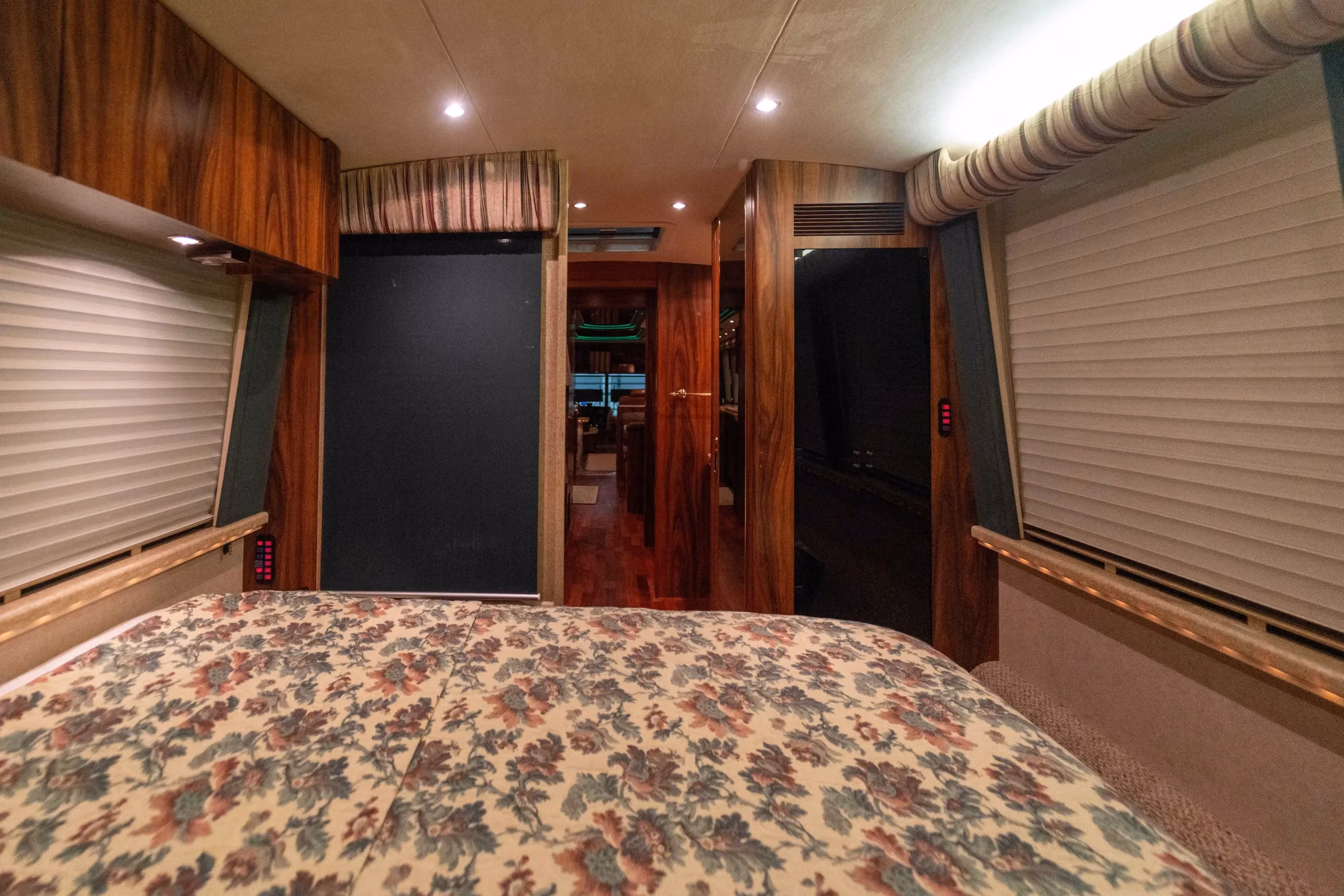 Interior storage and wardrobe in Marathon Coach 0363
