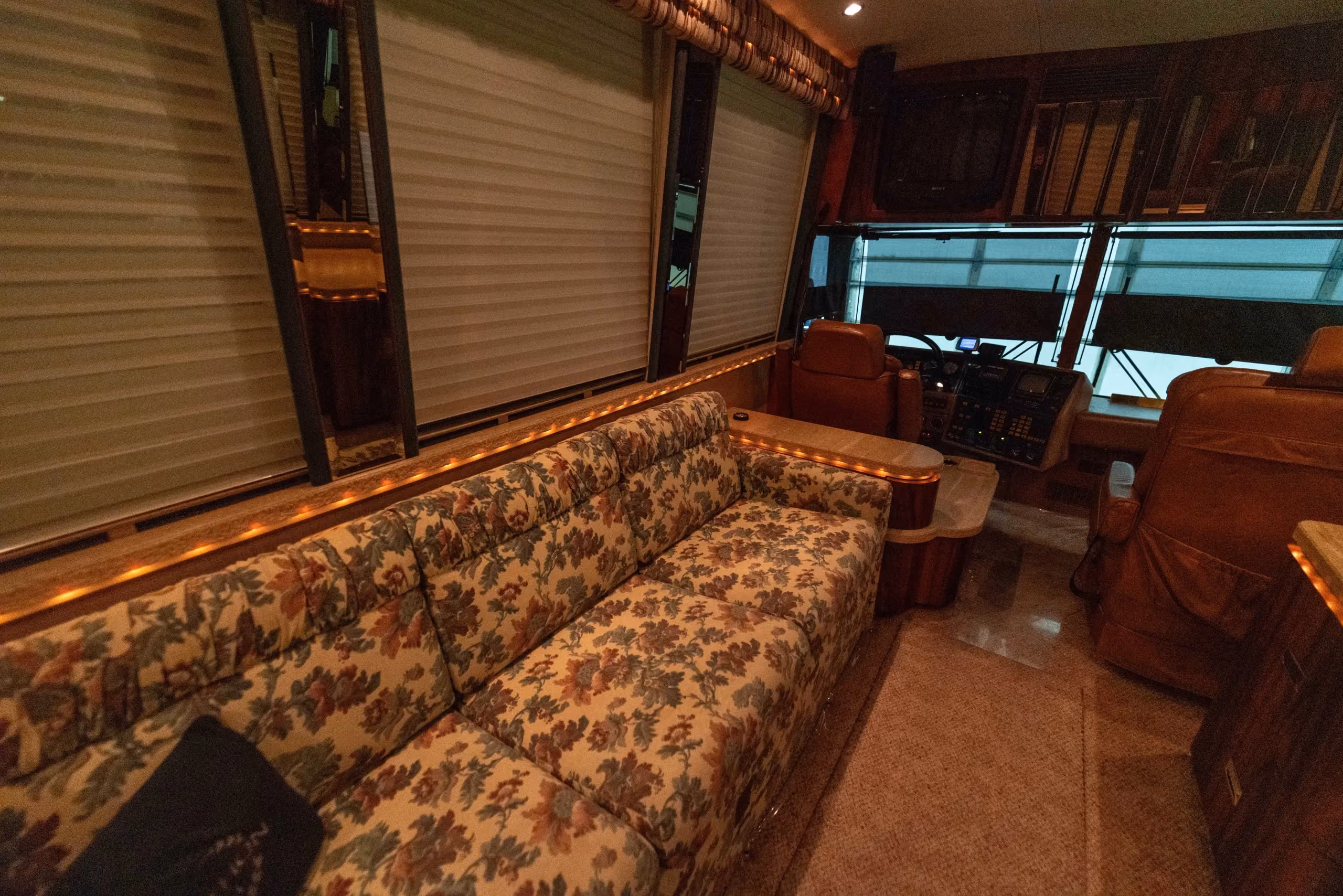 Countertop and surface detail in Marathon Coach 0363