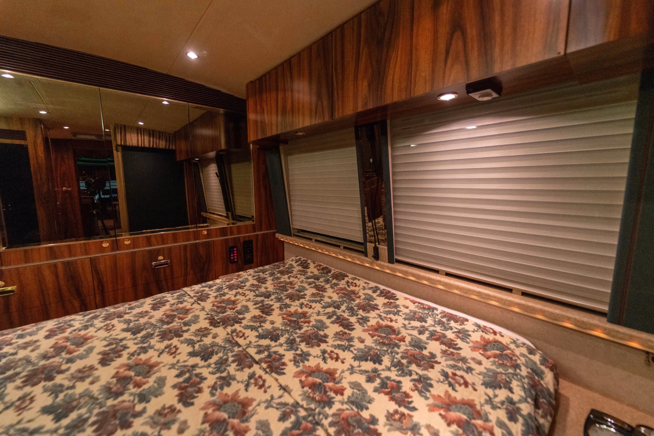 Bedroom cabinetry in Marathon Coach 0363
