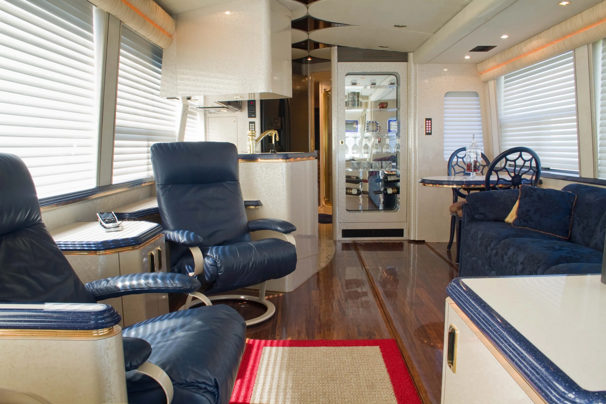 Salon interior of Marathon Coach 0735