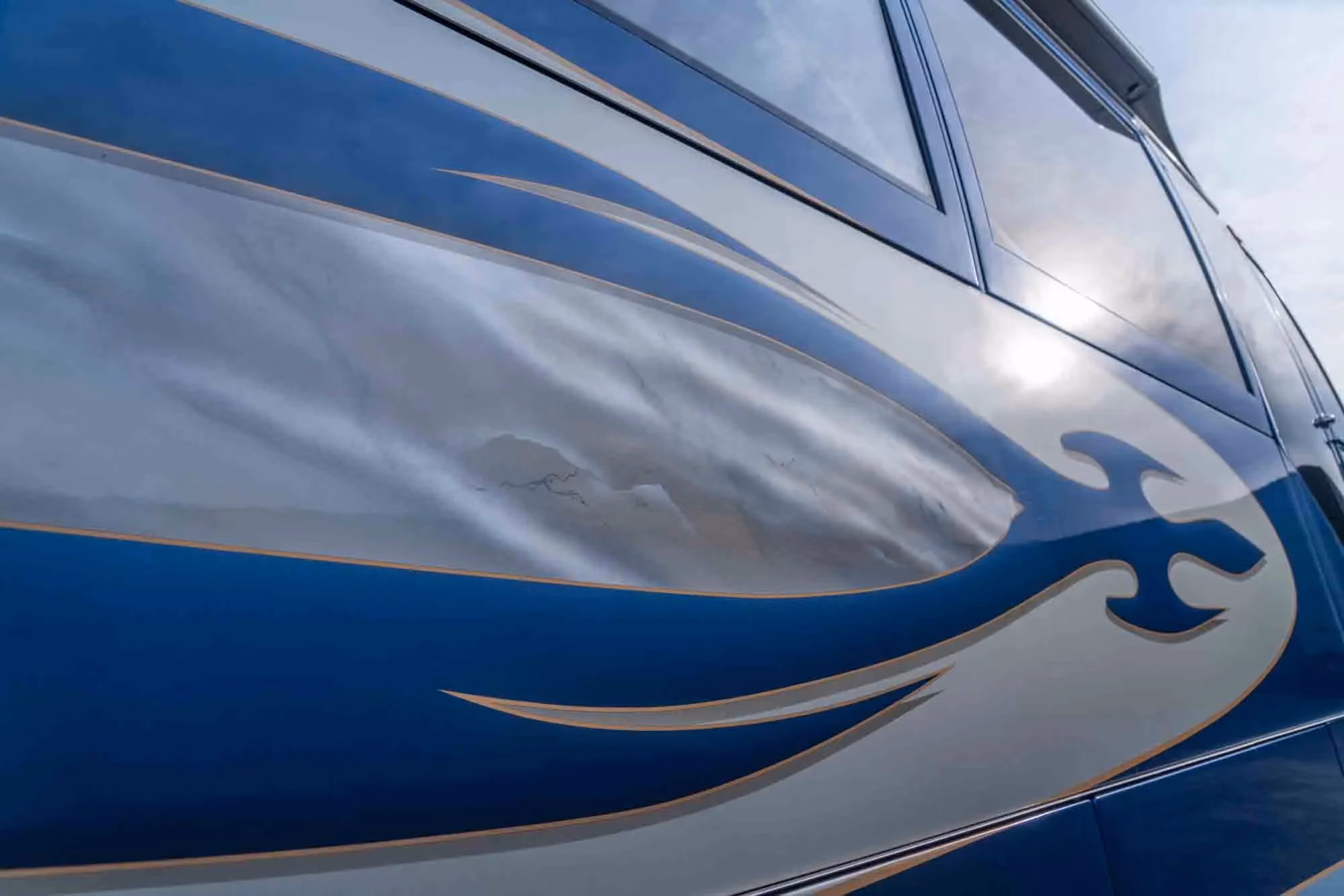 TechLink electrical system detail in Marathon Coach 0735