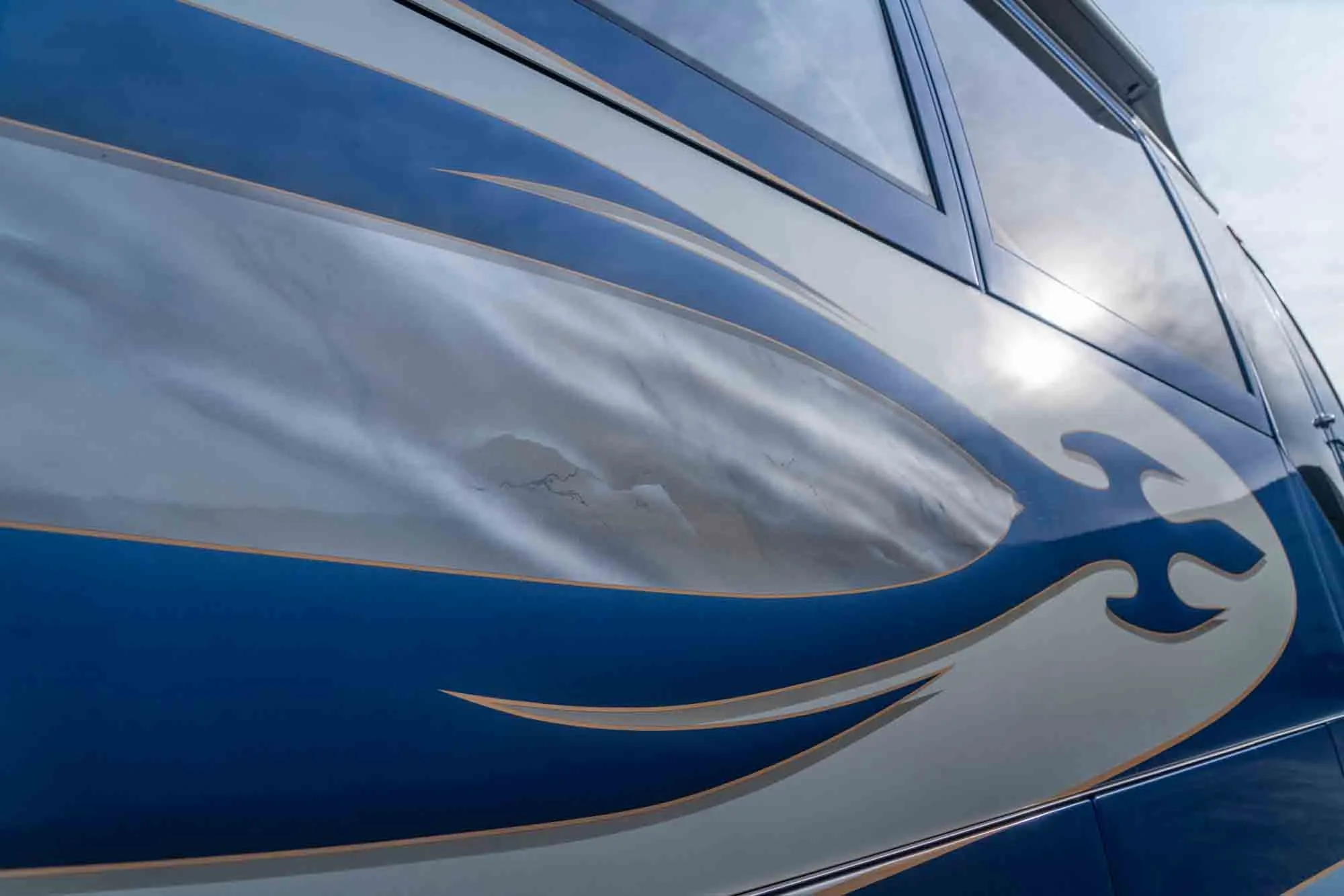 TechLink electrical system detail in Marathon Coach 0735
