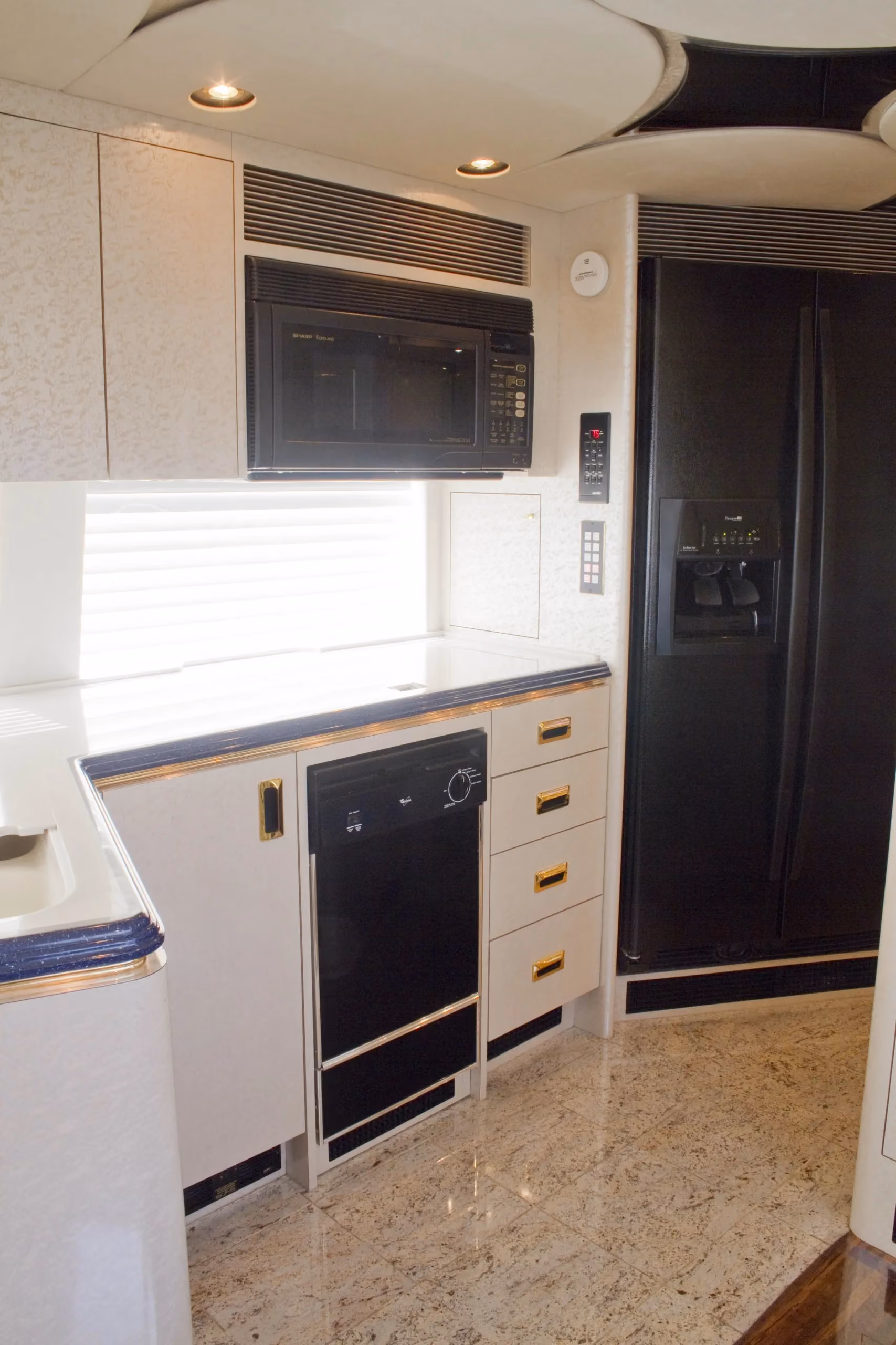 Interior overview of Marathon Coach 0735