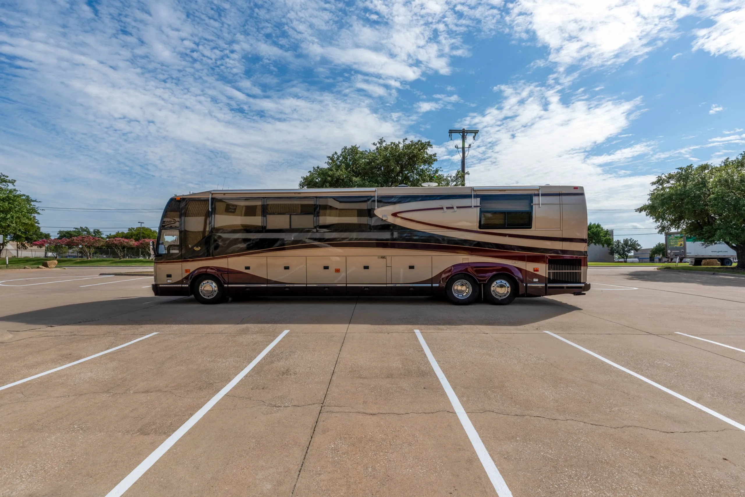 Trim and finish detail in Marathon Coach 0745