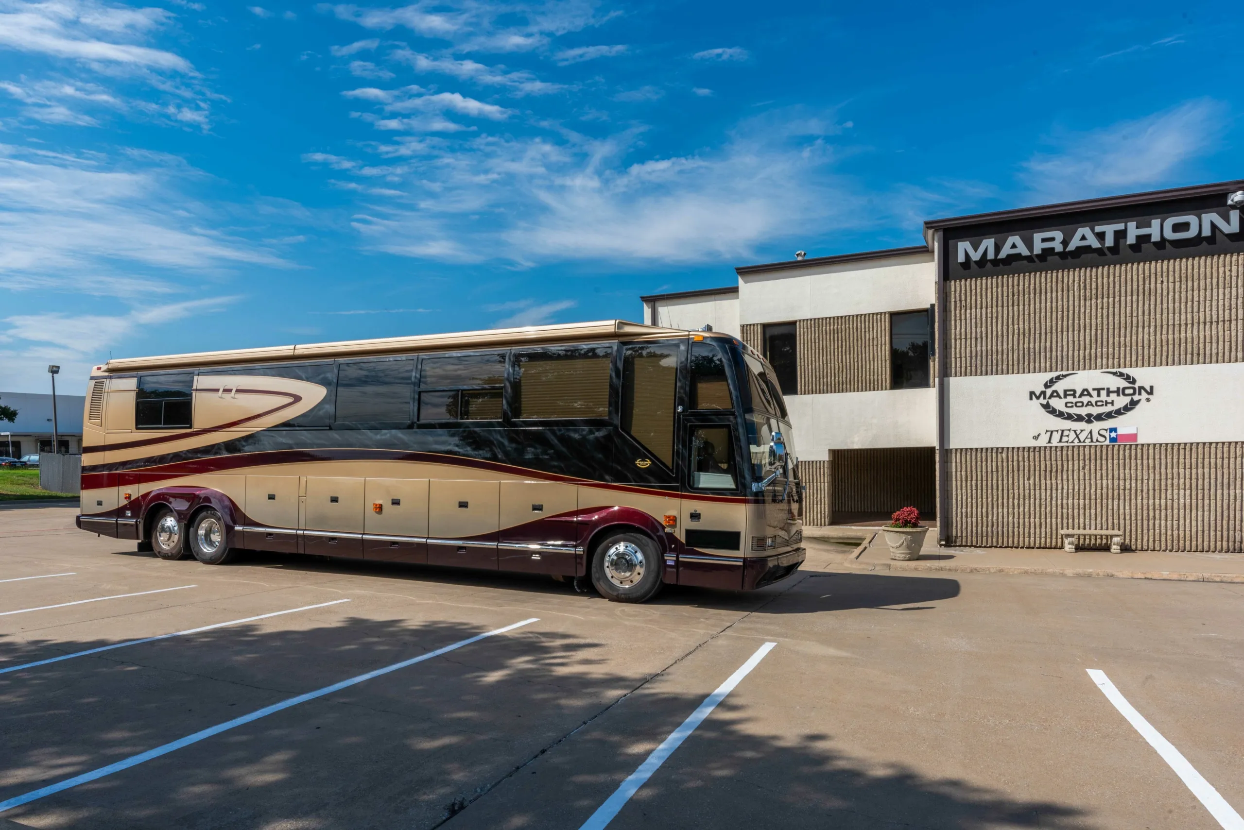 Exterior of 2002 Marathon Coach 0745 luxury motorcoach