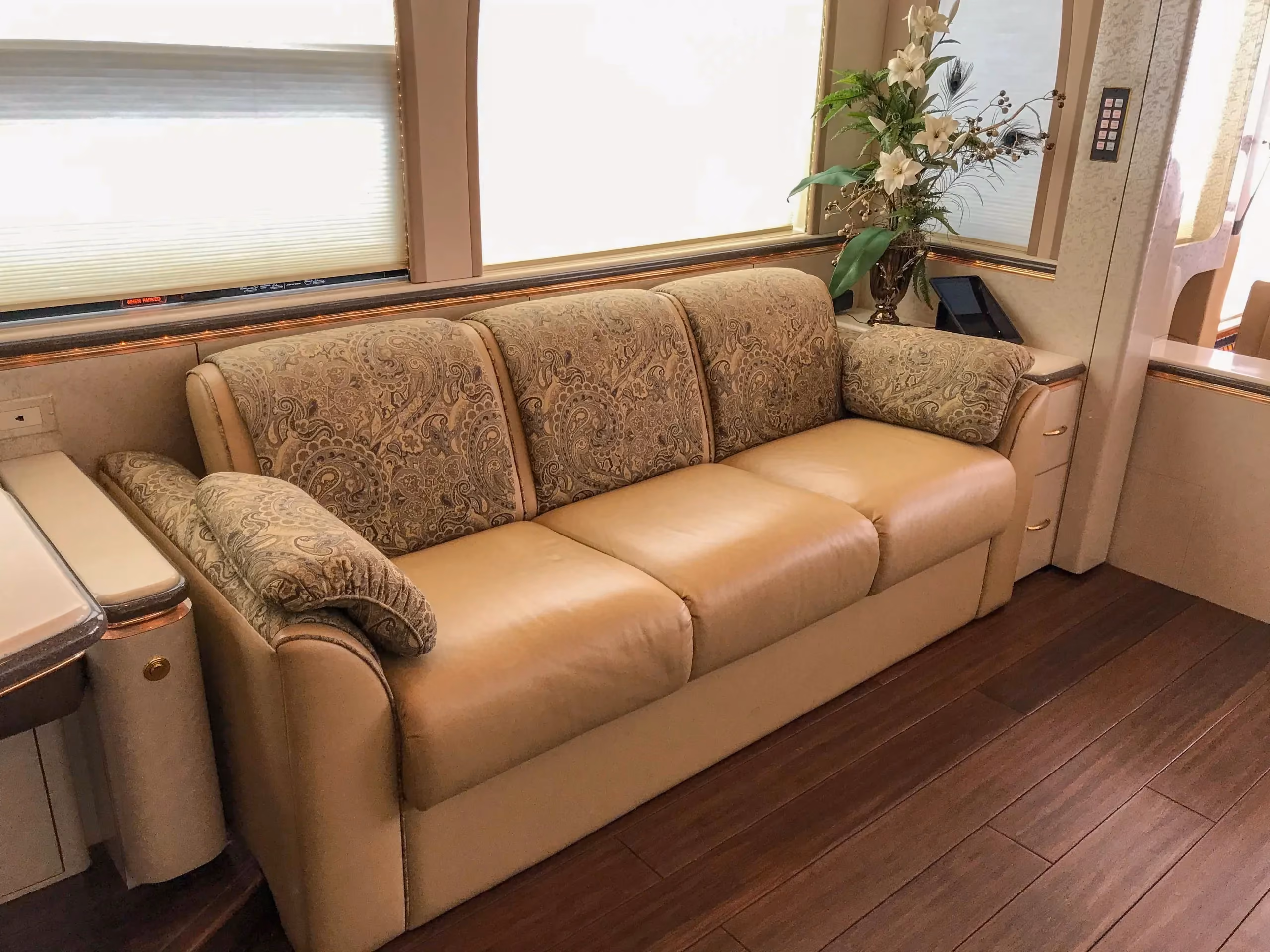 Double-slide interior layout of Marathon Coach 0813