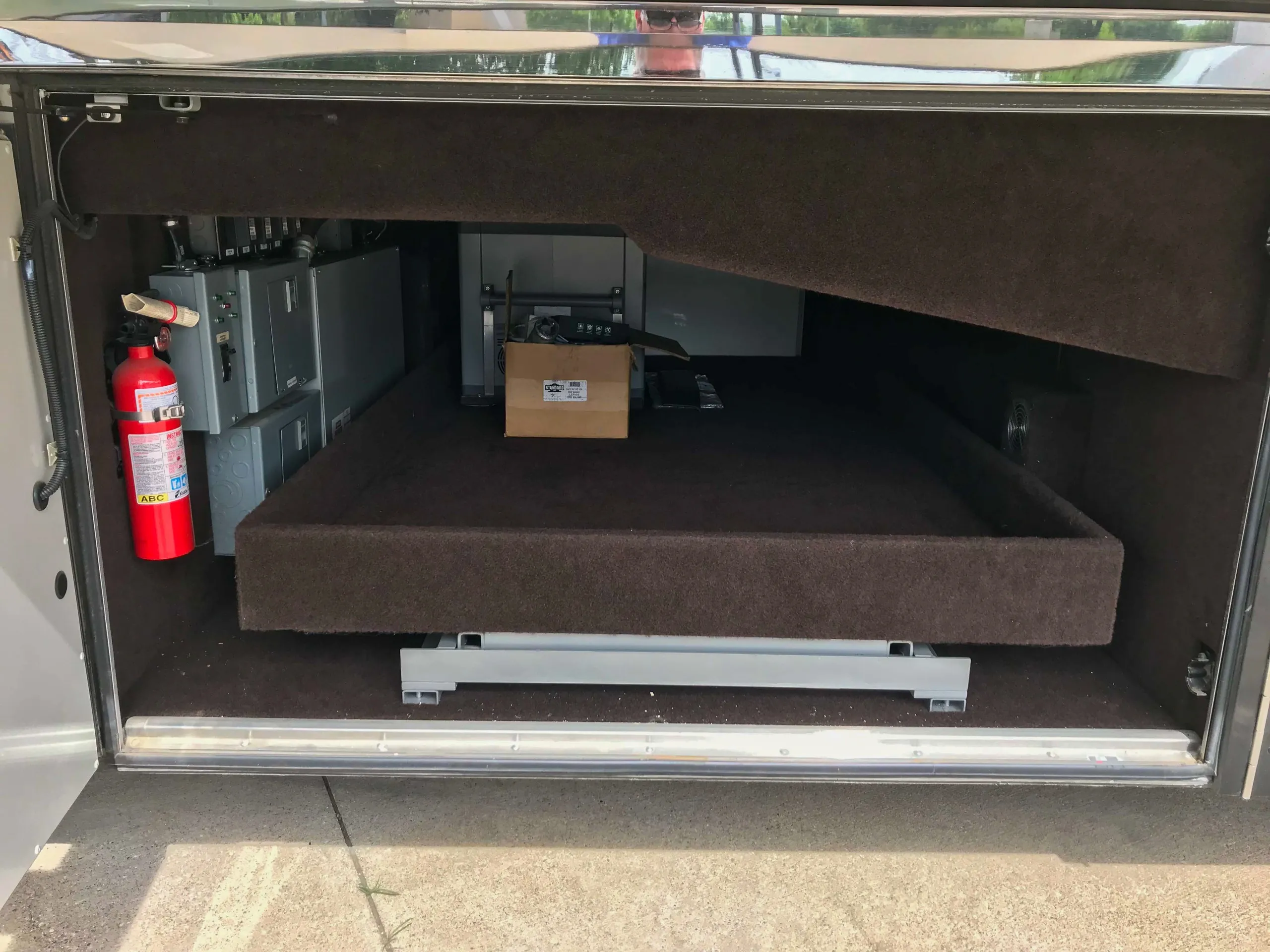 Hardware and trim detail in Marathon Coach 0813