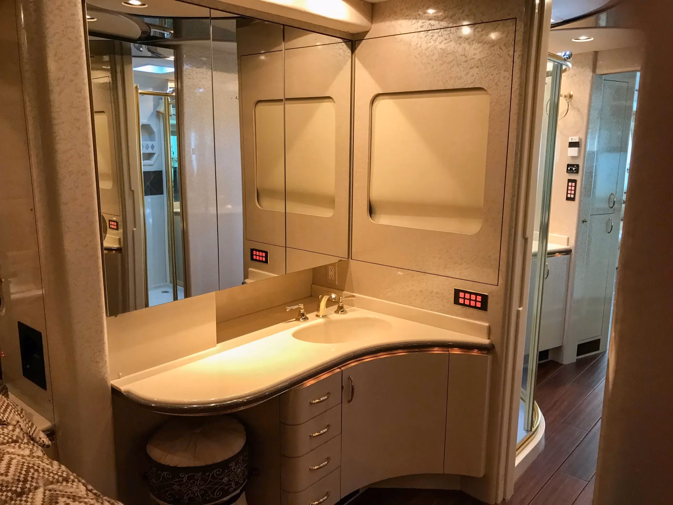 Bathroom vanity in Marathon Coach 0813
