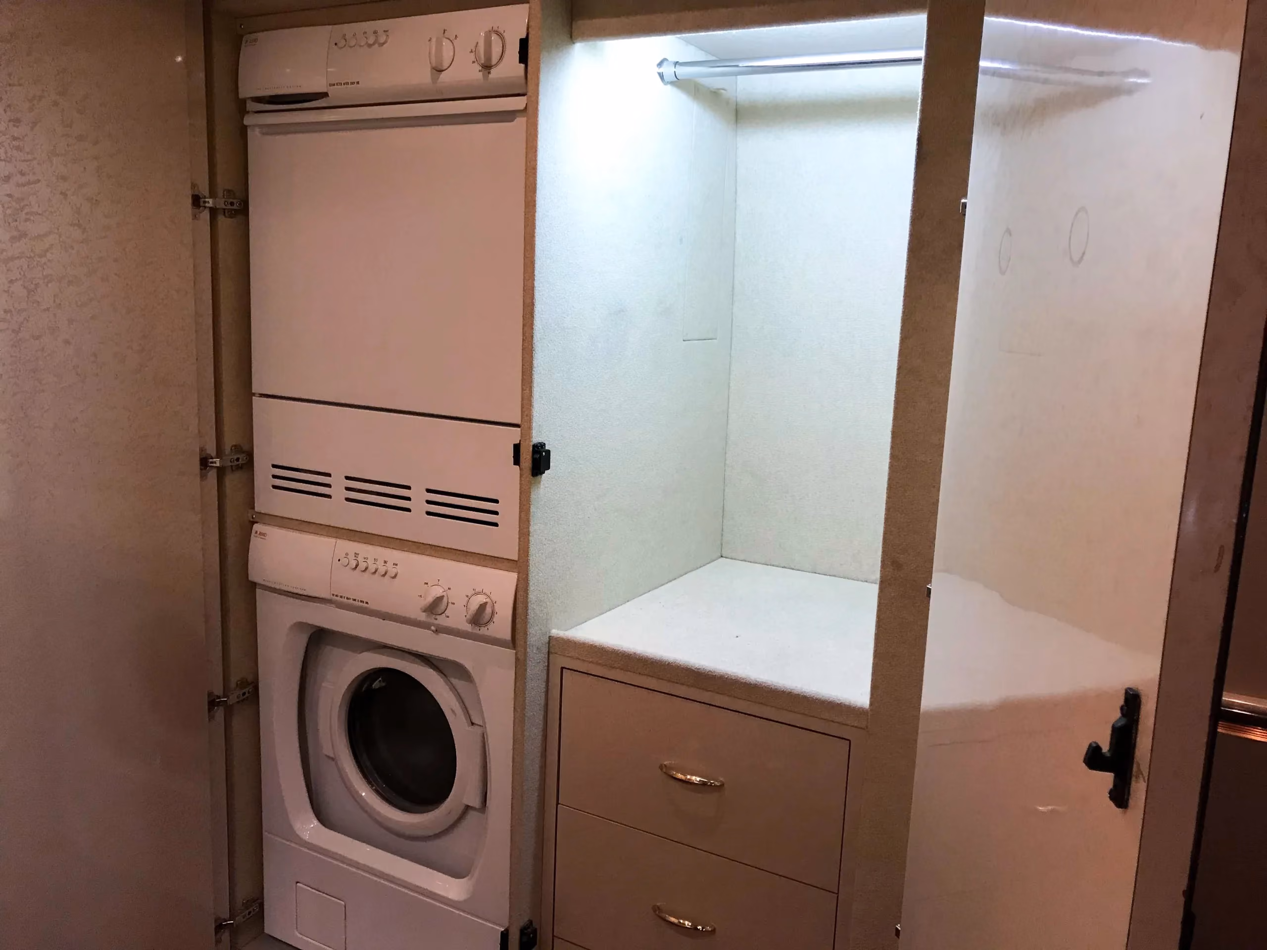 Bedroom with television in Marathon Coach 0813