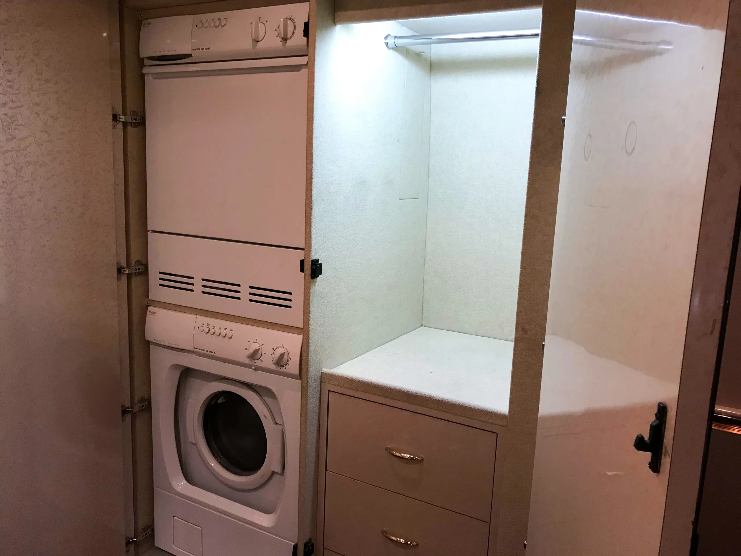 Bedroom with television in Marathon Coach 0813