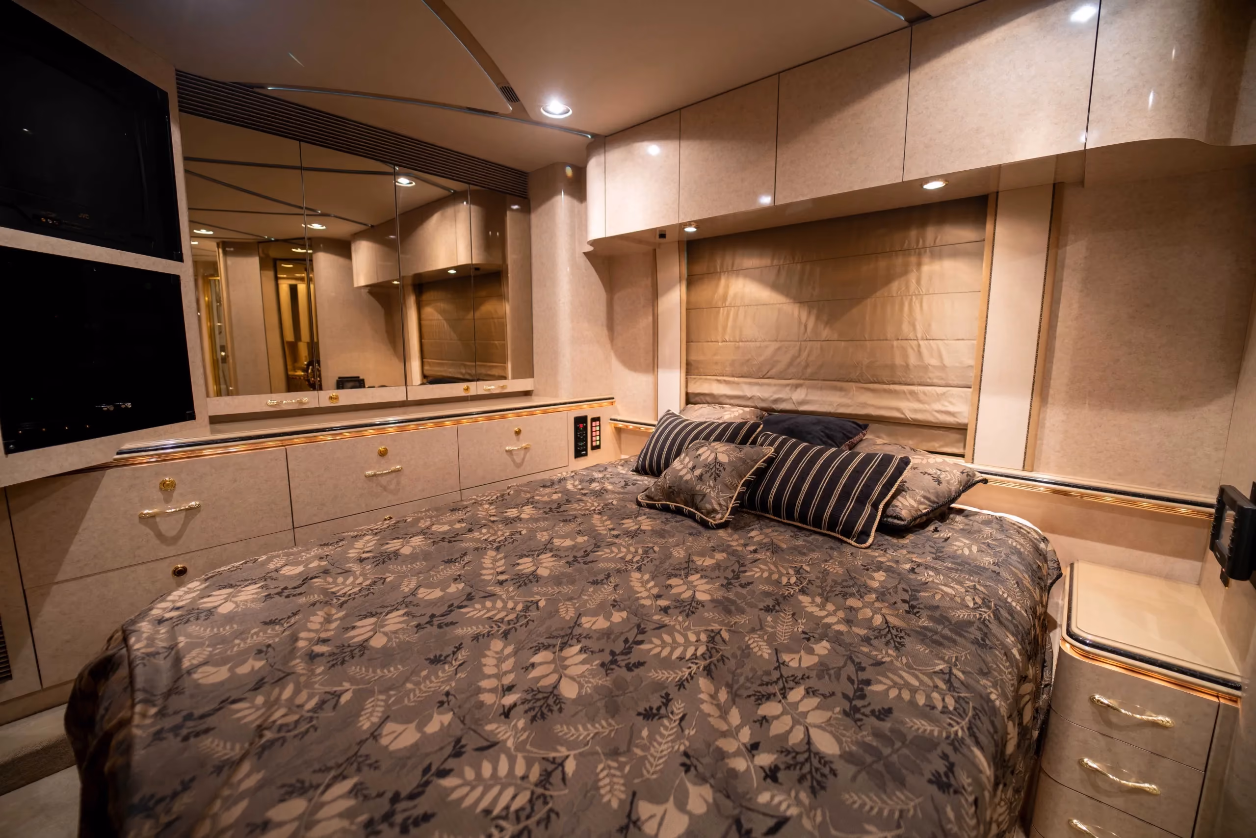 Interior finish of Marathon Coach 0826