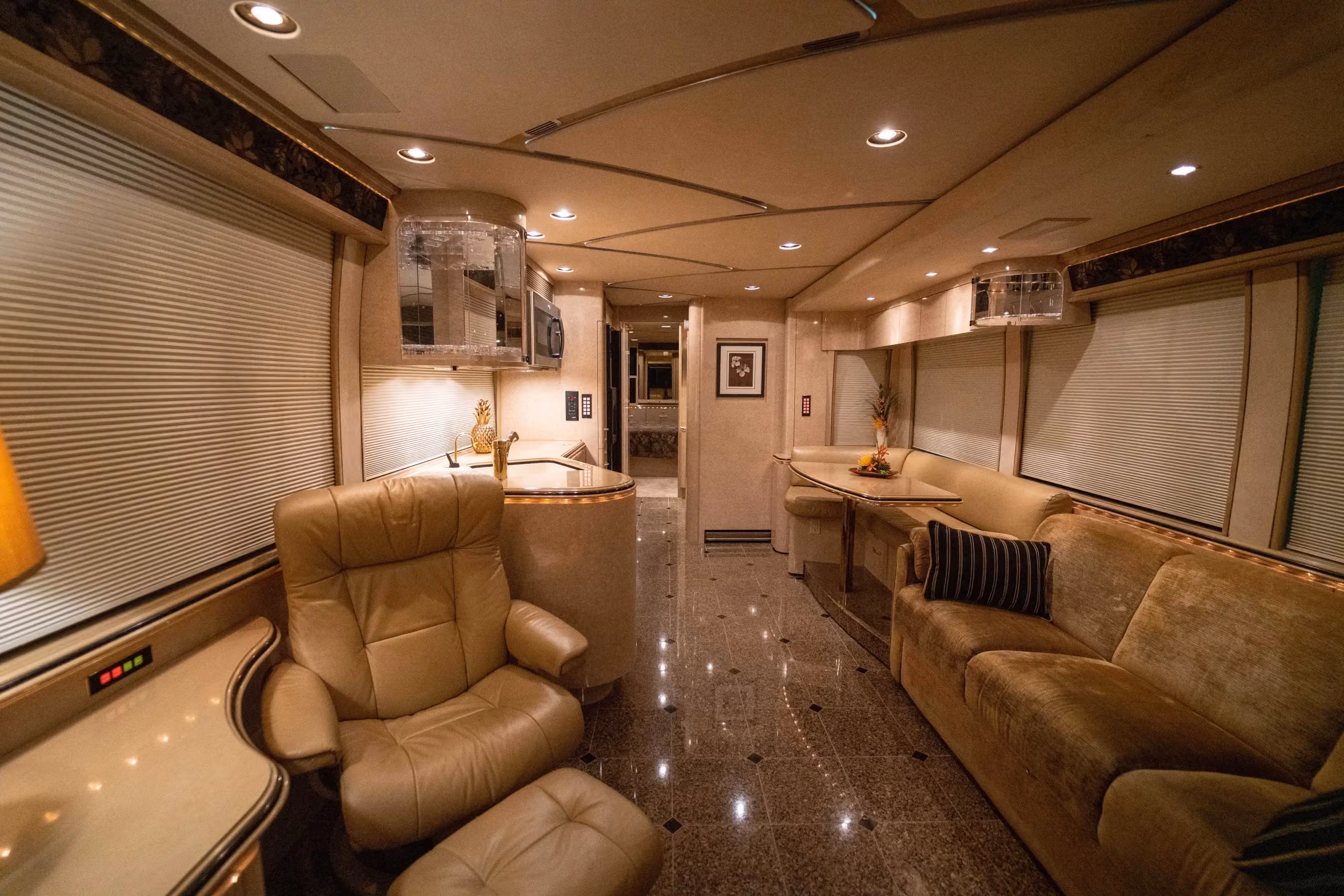 Bedroom of Marathon Coach 0826