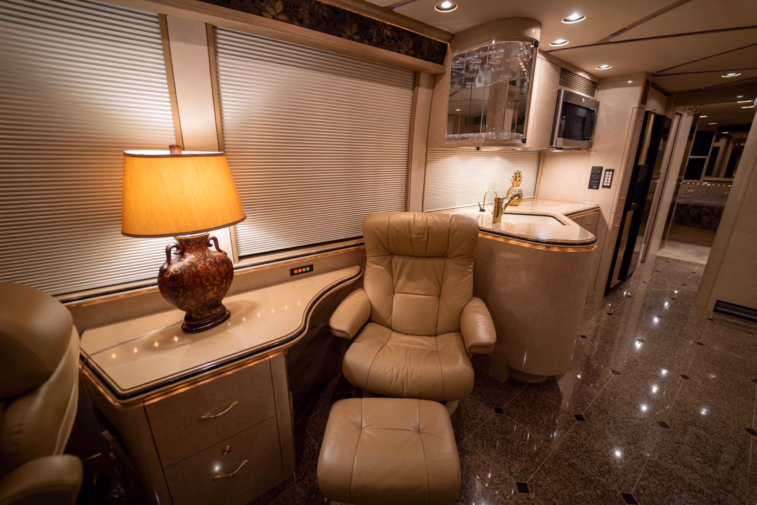 Bedroom cabinetry in Marathon Coach 0826