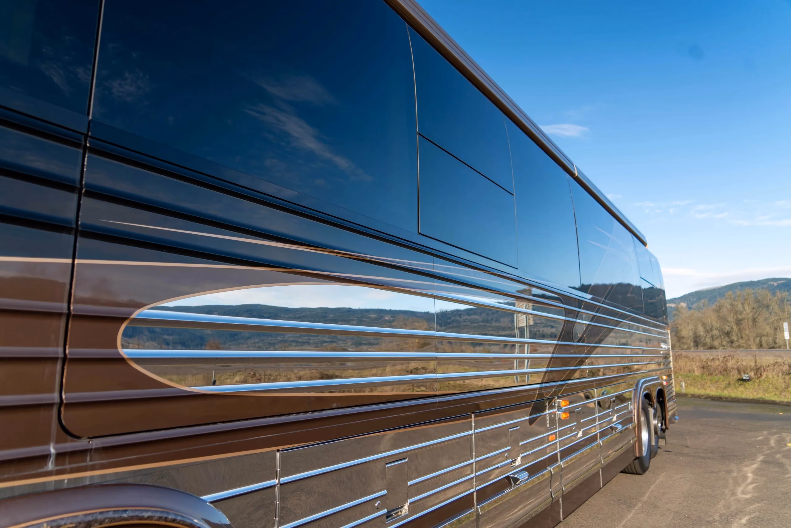 Rear bedroom suite of Marathon Coach 0826