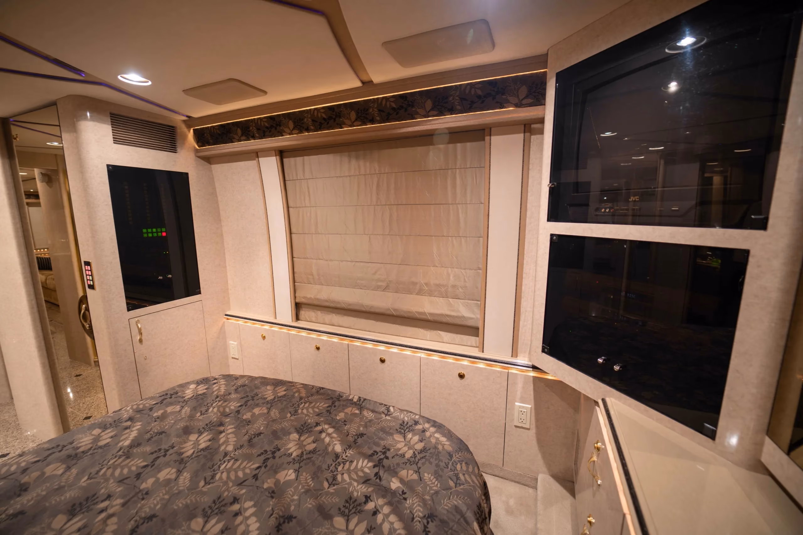 Interior finish detail in Marathon Coach 0826