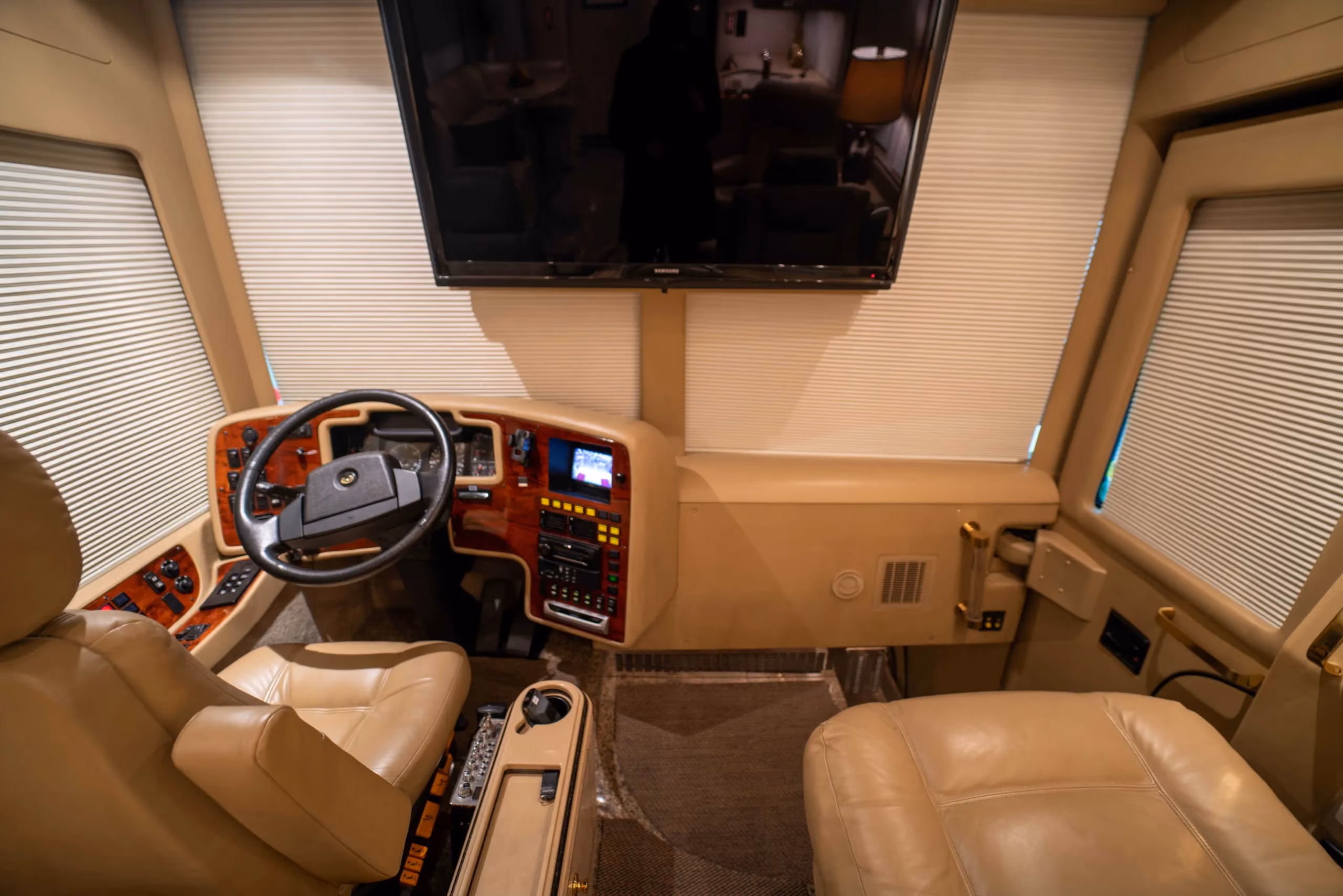 Interior lighting detail in Marathon Coach 0826