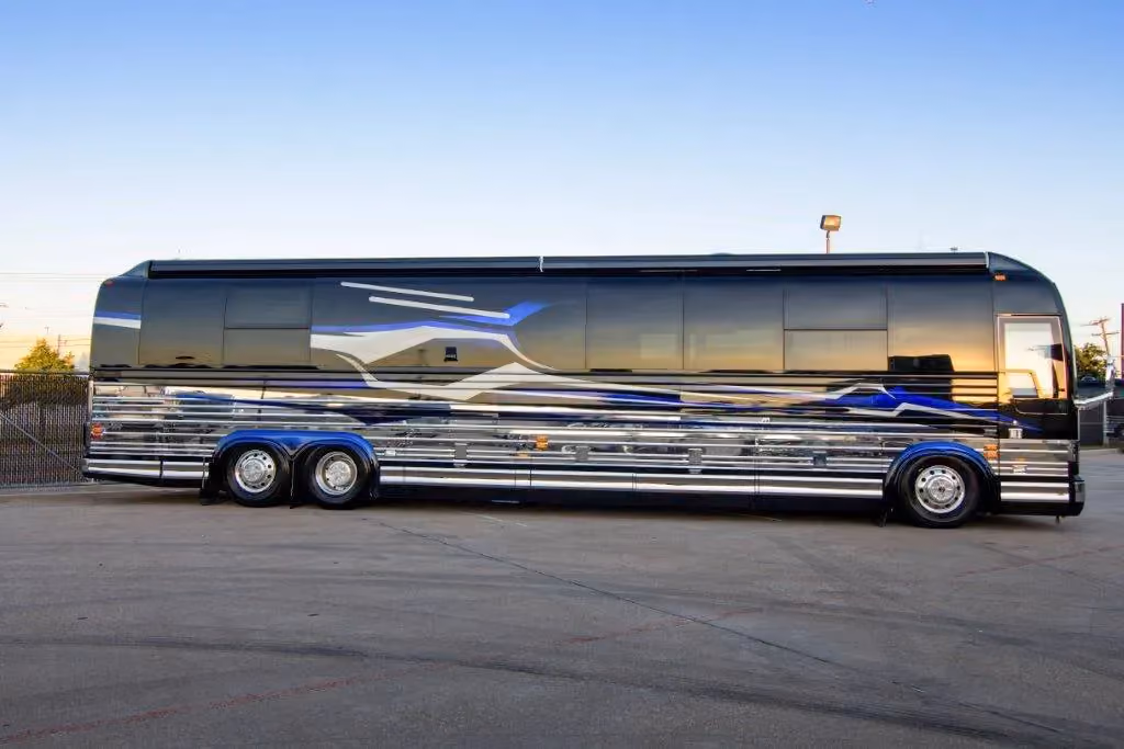 Exterior of 2006 Marathon Coach 0941 on Prevost XLV-45 chassis