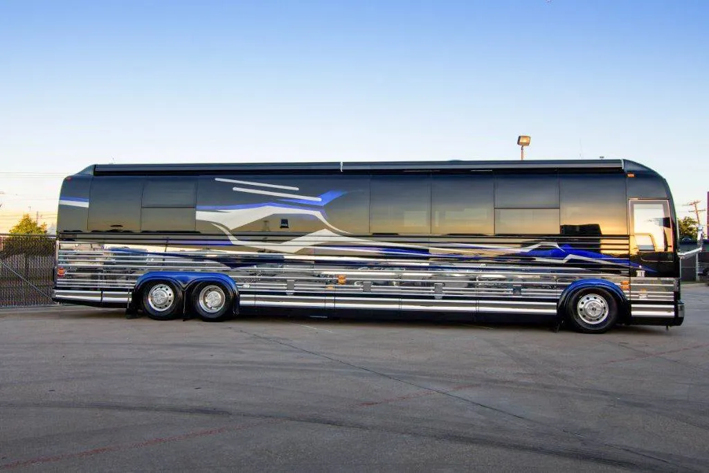 Exterior of 2006 Marathon Coach 0941 on Prevost XLV-45 chassis