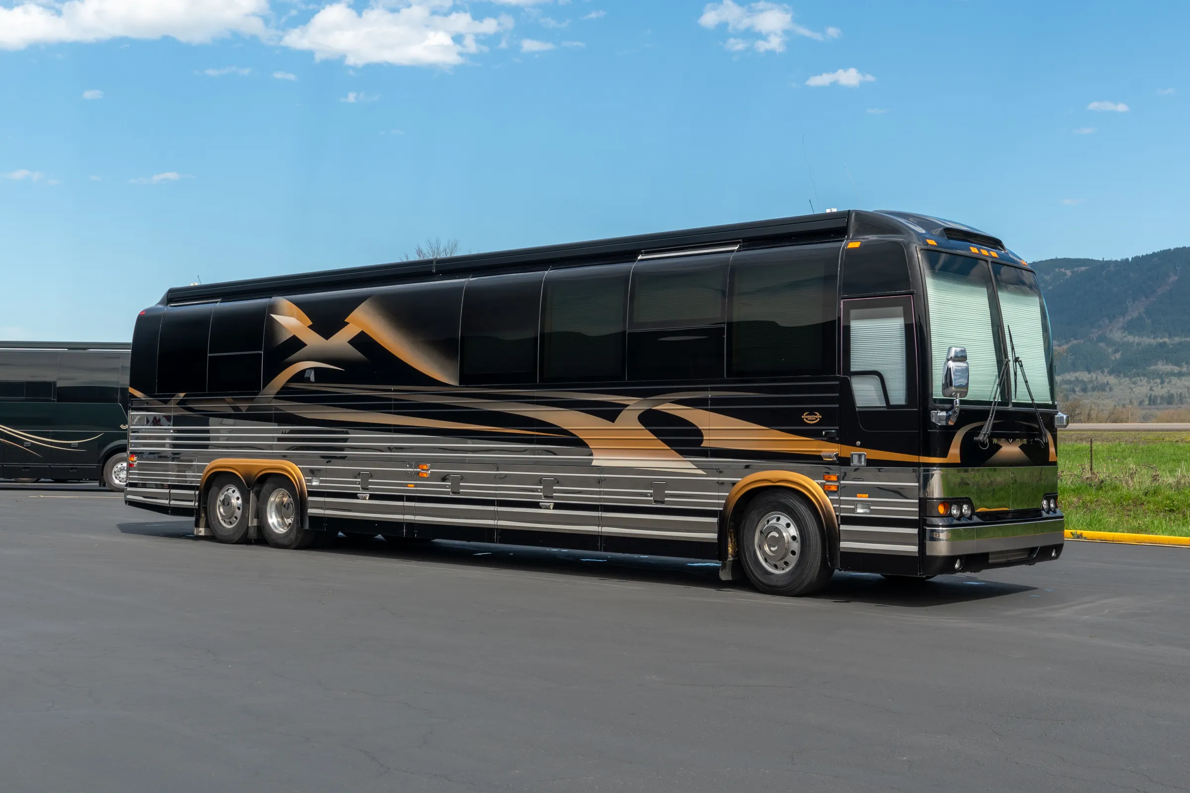Exterior glamour shot of 2006 Marathon Coach 0959 on Prevost X3-45 chassis