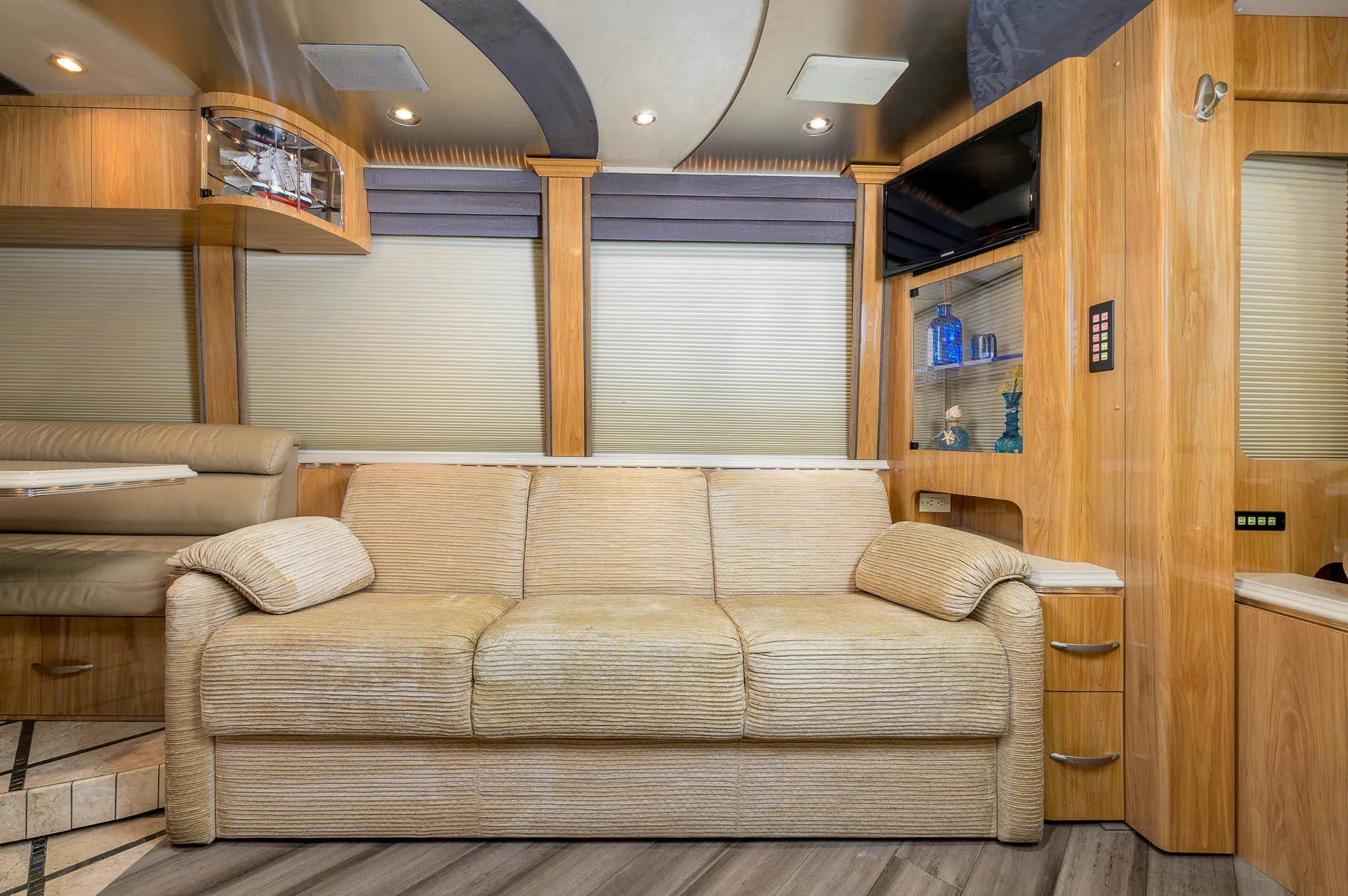 Salon cabinetry and finishes in Marathon Coach 0979
