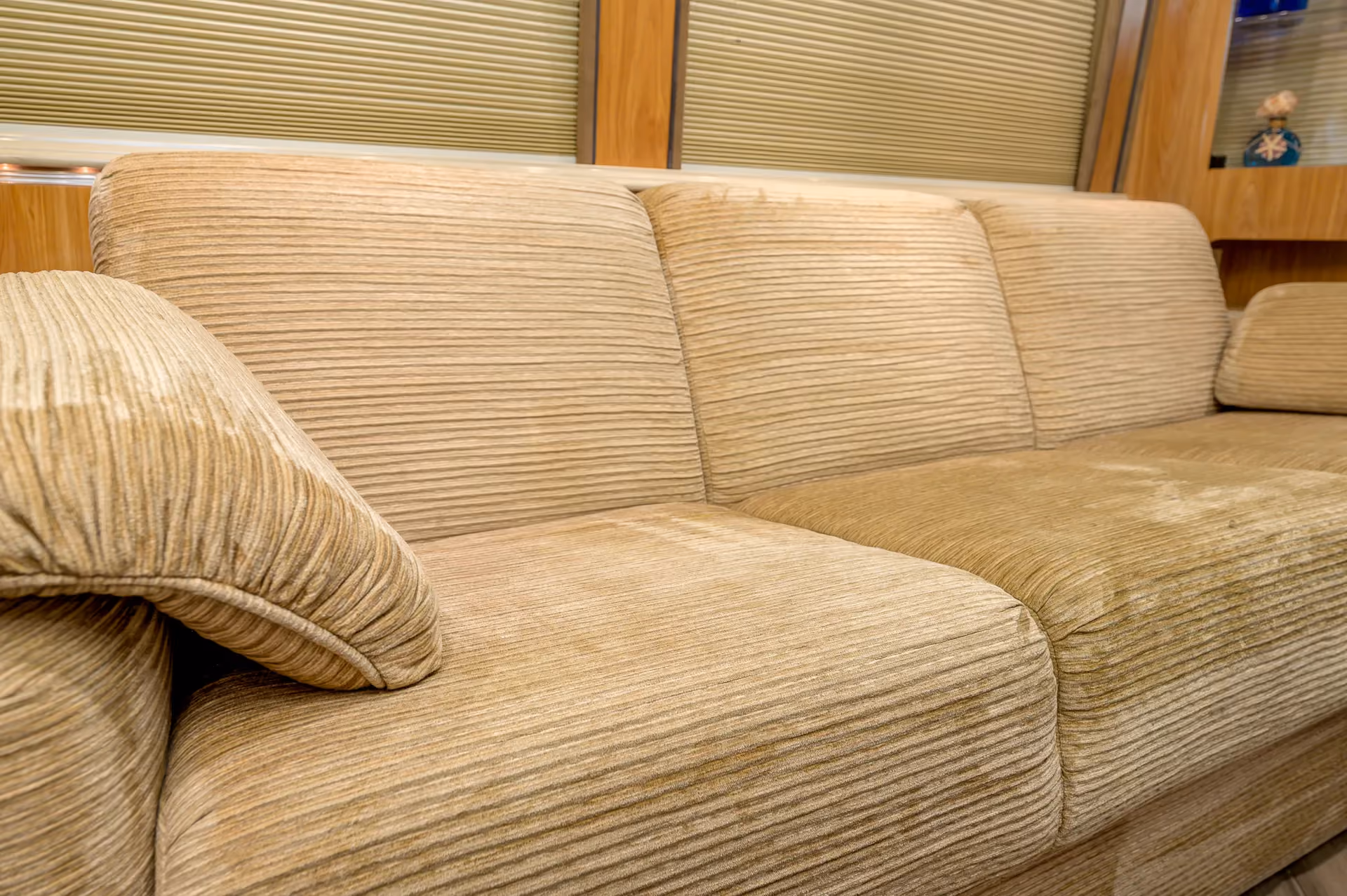 Co-pilot seat with massage unit in Marathon Coach 0979