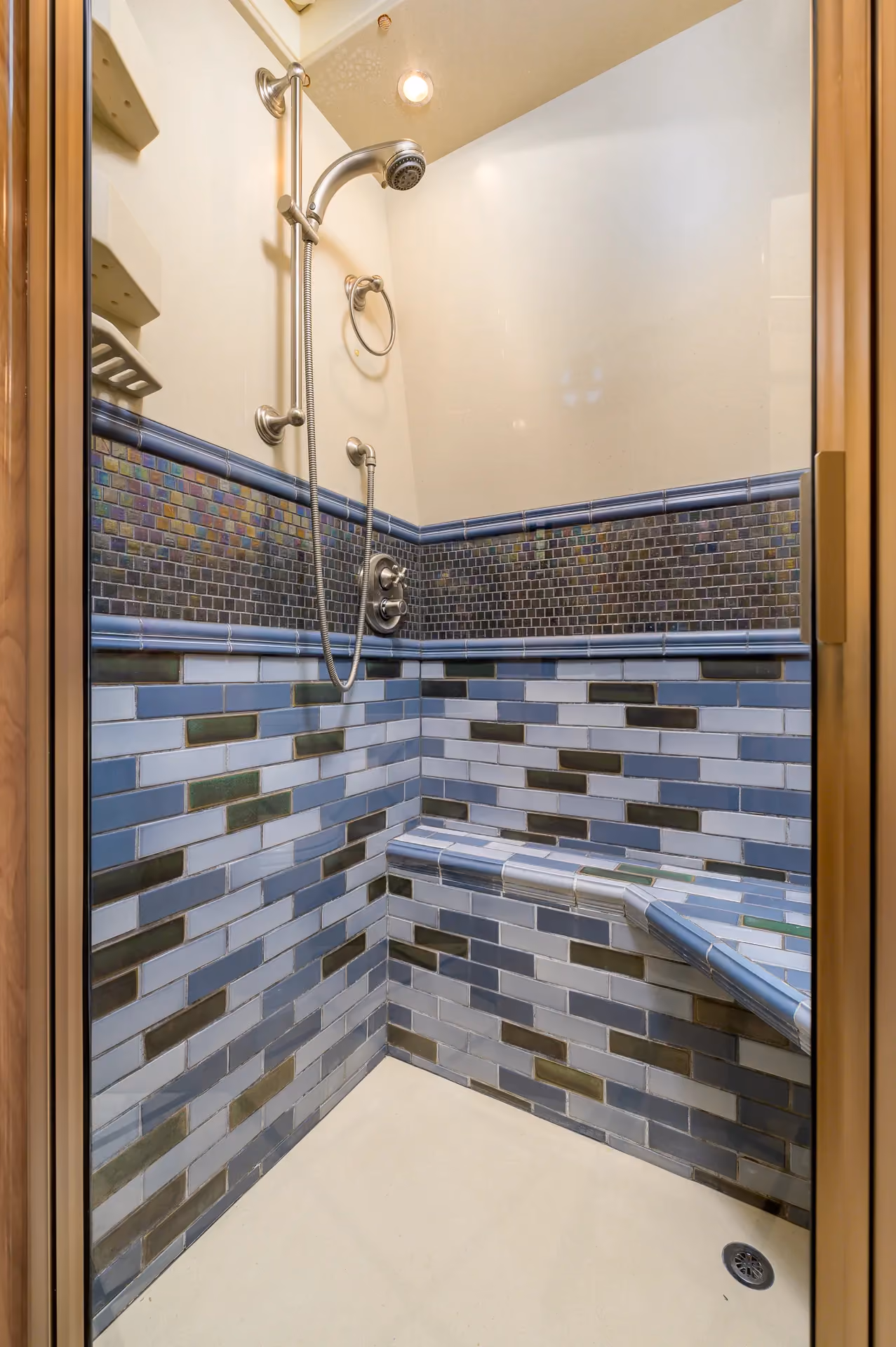 Bathroom vanity with temperature-sensing shower valve in Marathon Coach 0979