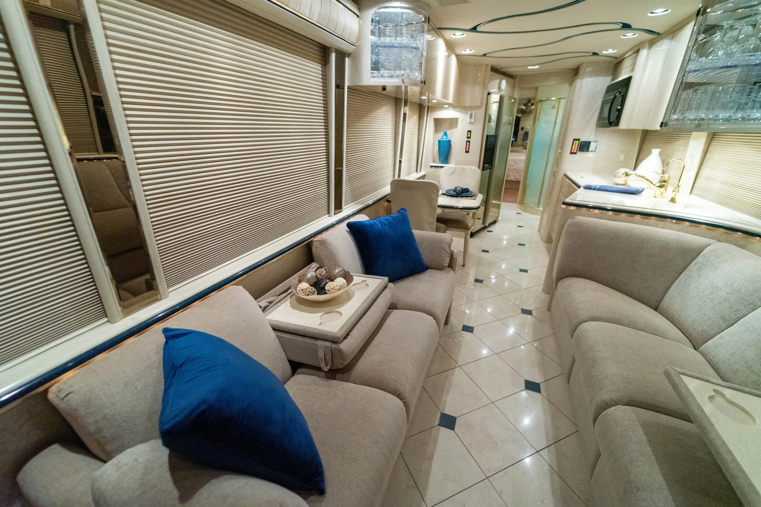 Interior overview of Marathon Coach 1006