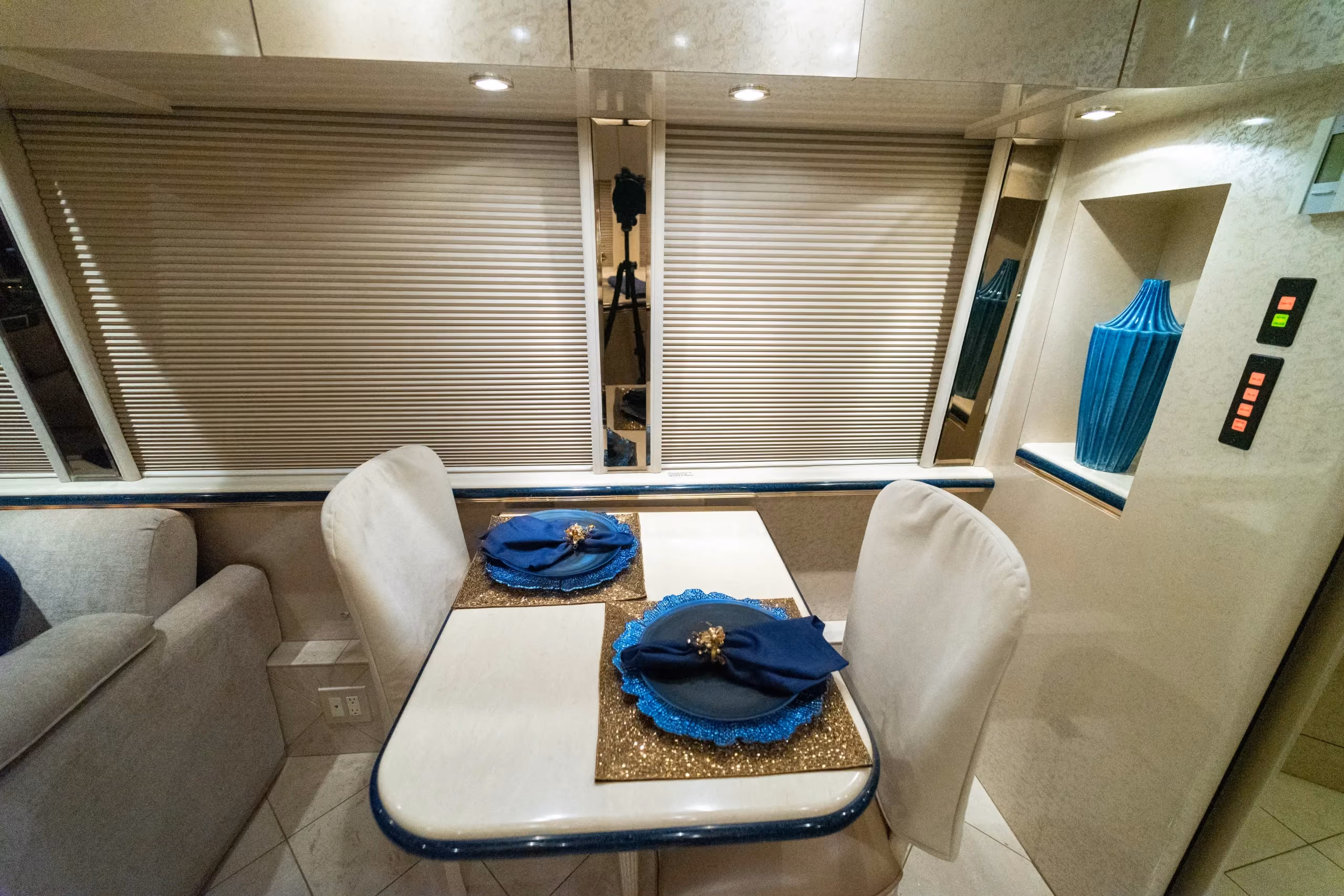 Dining area of Marathon Coach 1006