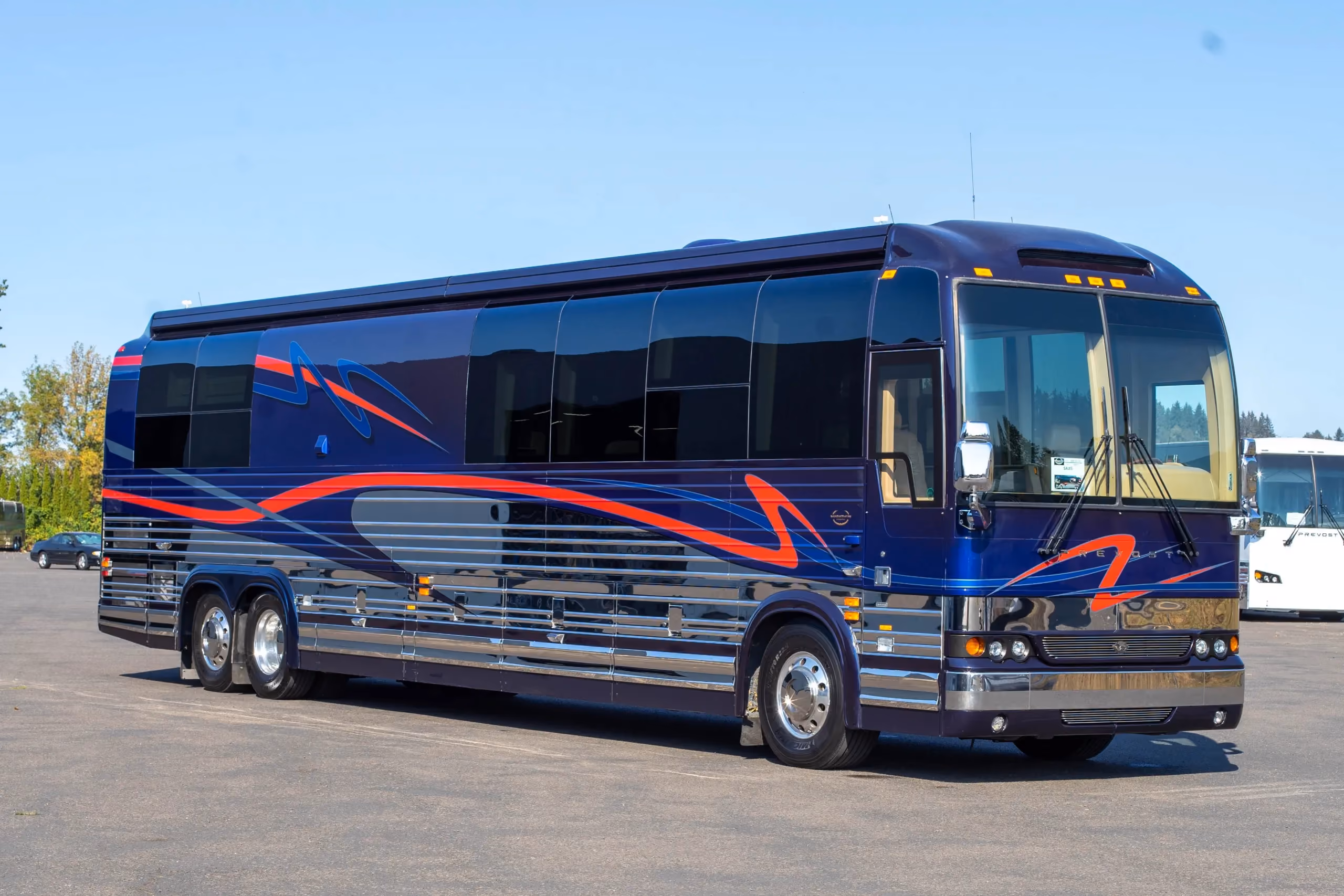 Exterior of 2006 Marathon Coach 1006 luxury motorcoach