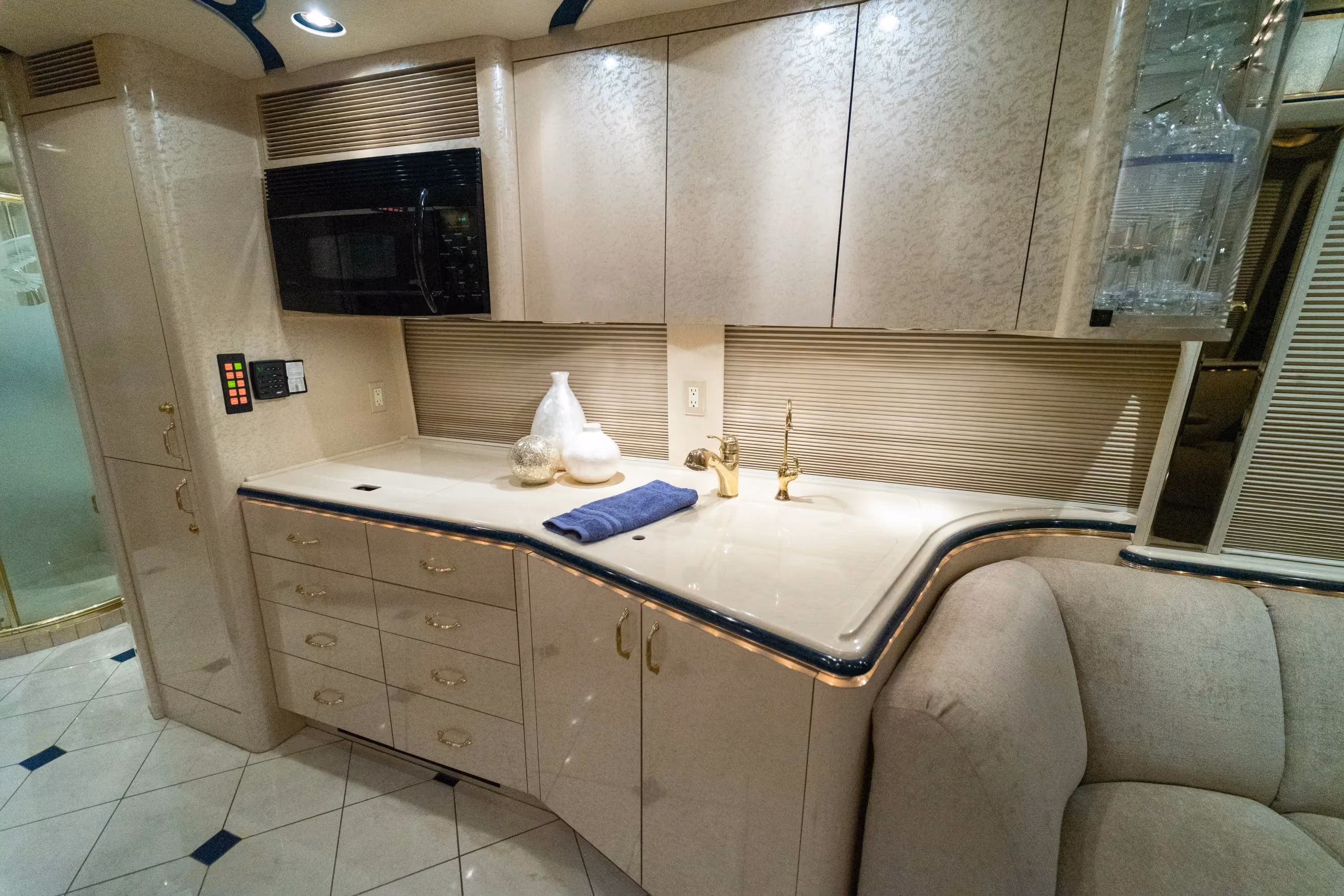 Interior detail of Marathon Coach 1006