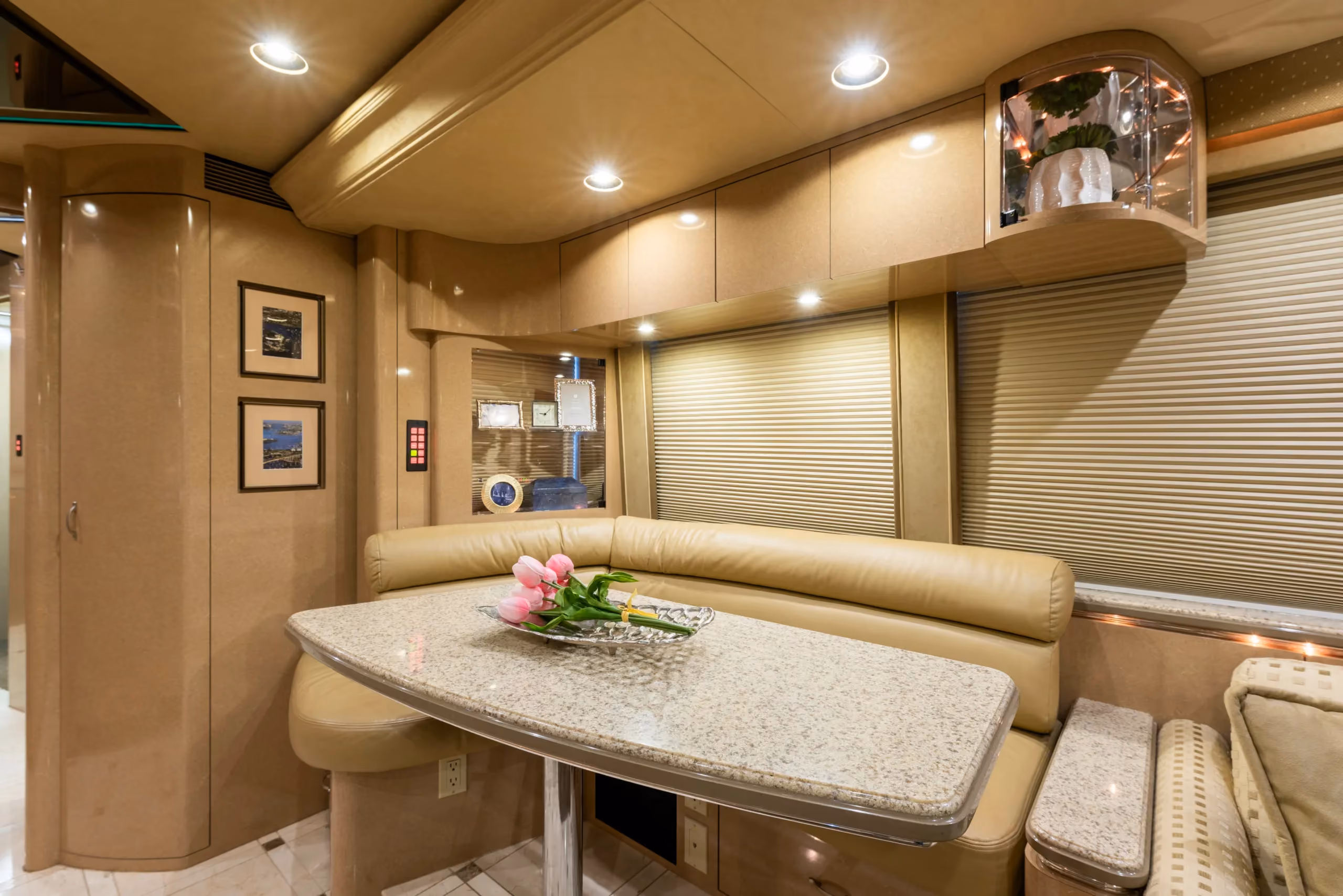 Interior mid-coach area of Marathon Coach 1032