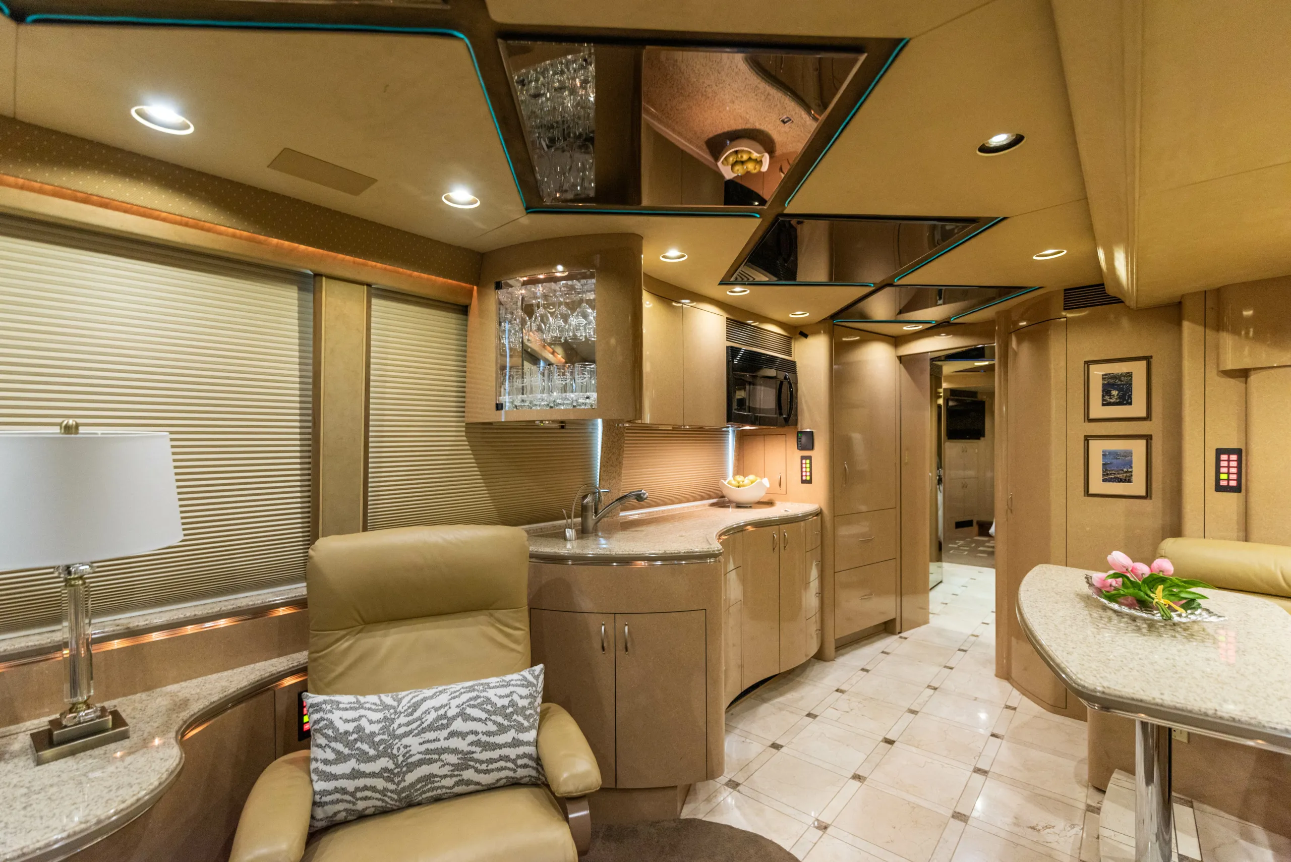 Interior salon seating area of Marathon Coach 1032