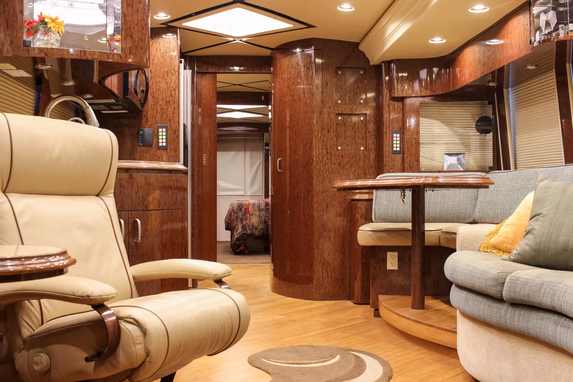 Interior salon of 2007 Marathon Coach 1084