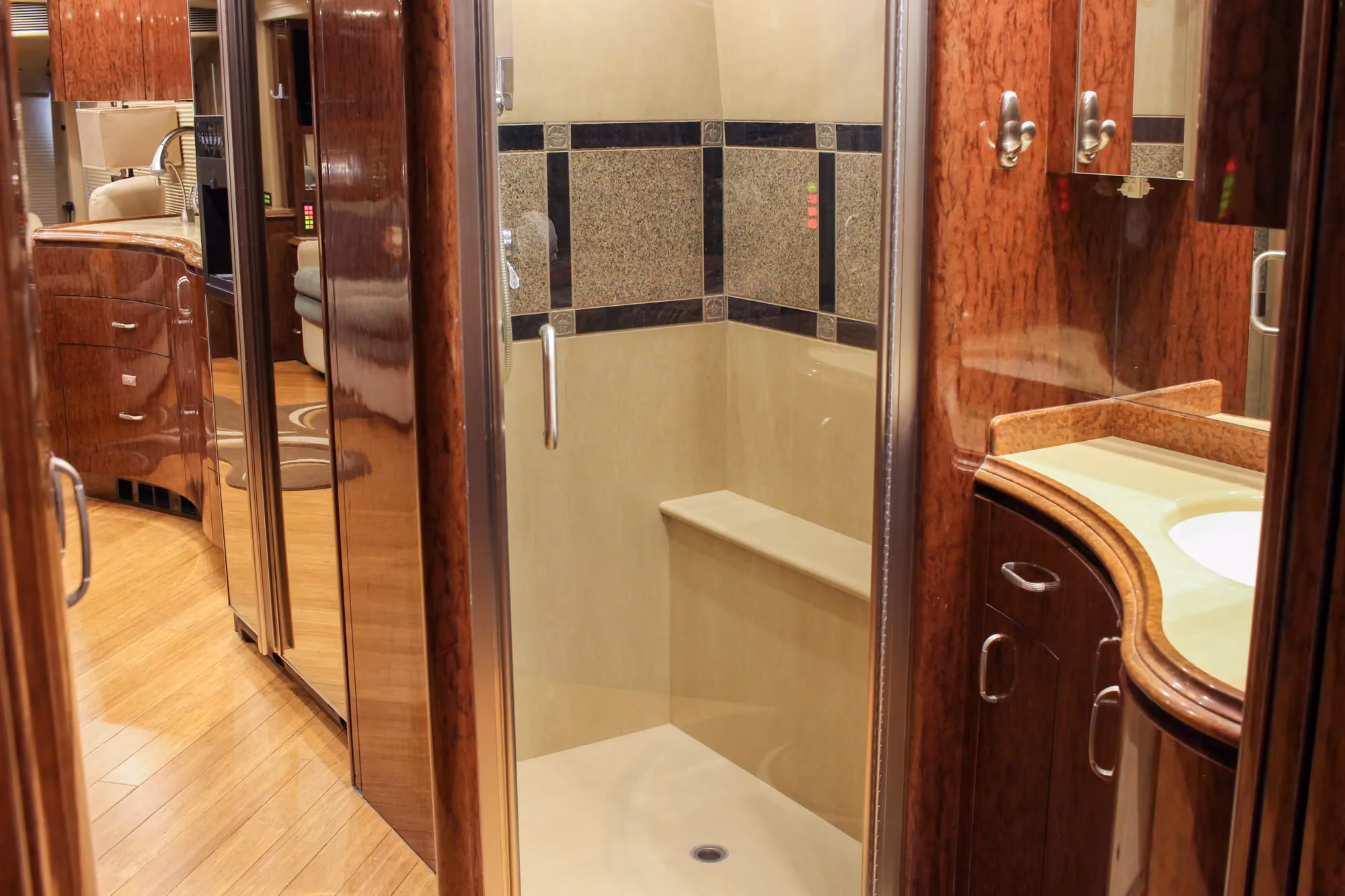 Interior bedroom detail of Marathon Coach 1084