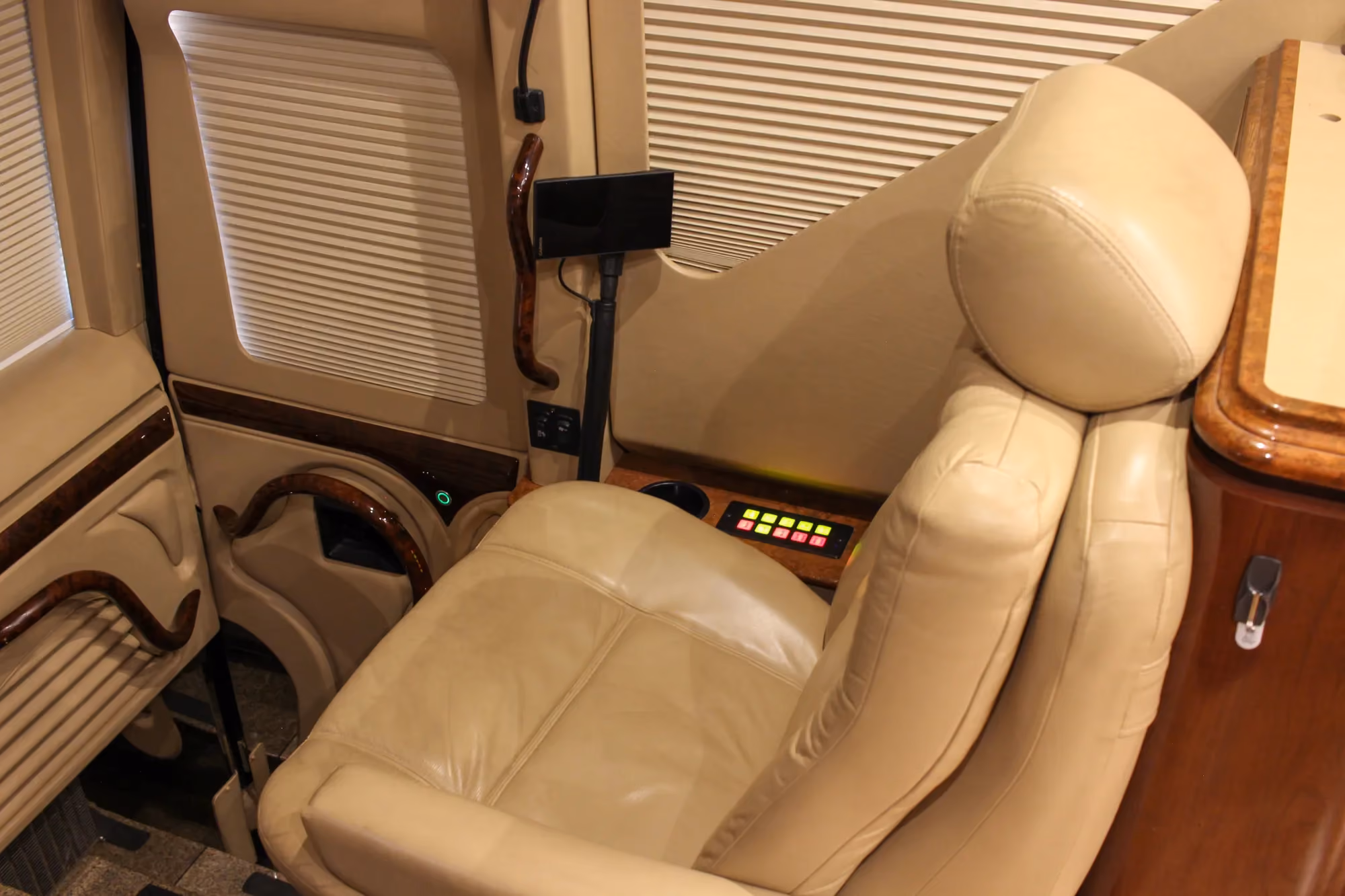Interior countertop close-up in Marathon Coach 1084