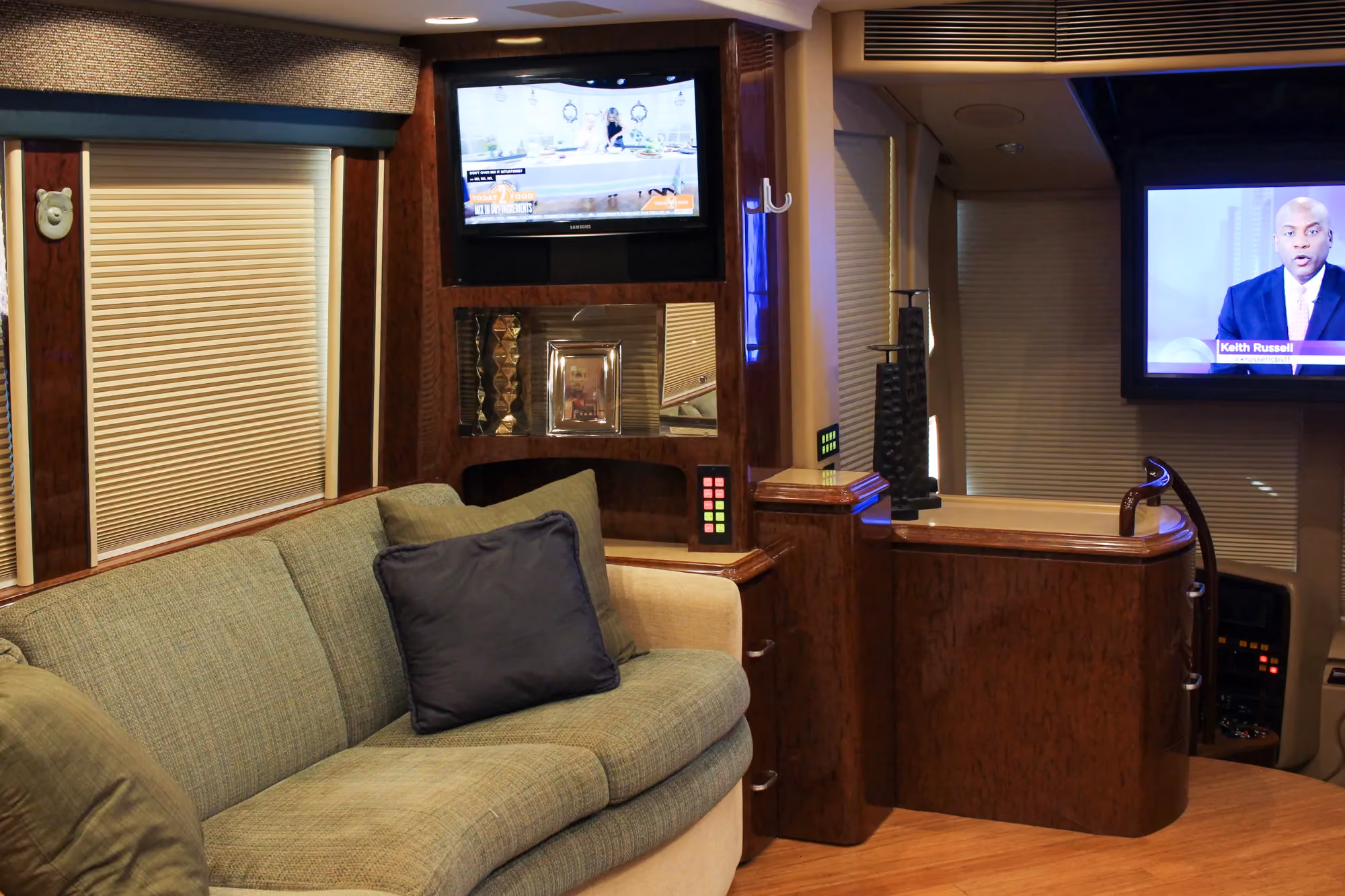 Interior of 2007 Marathon Coach 1084