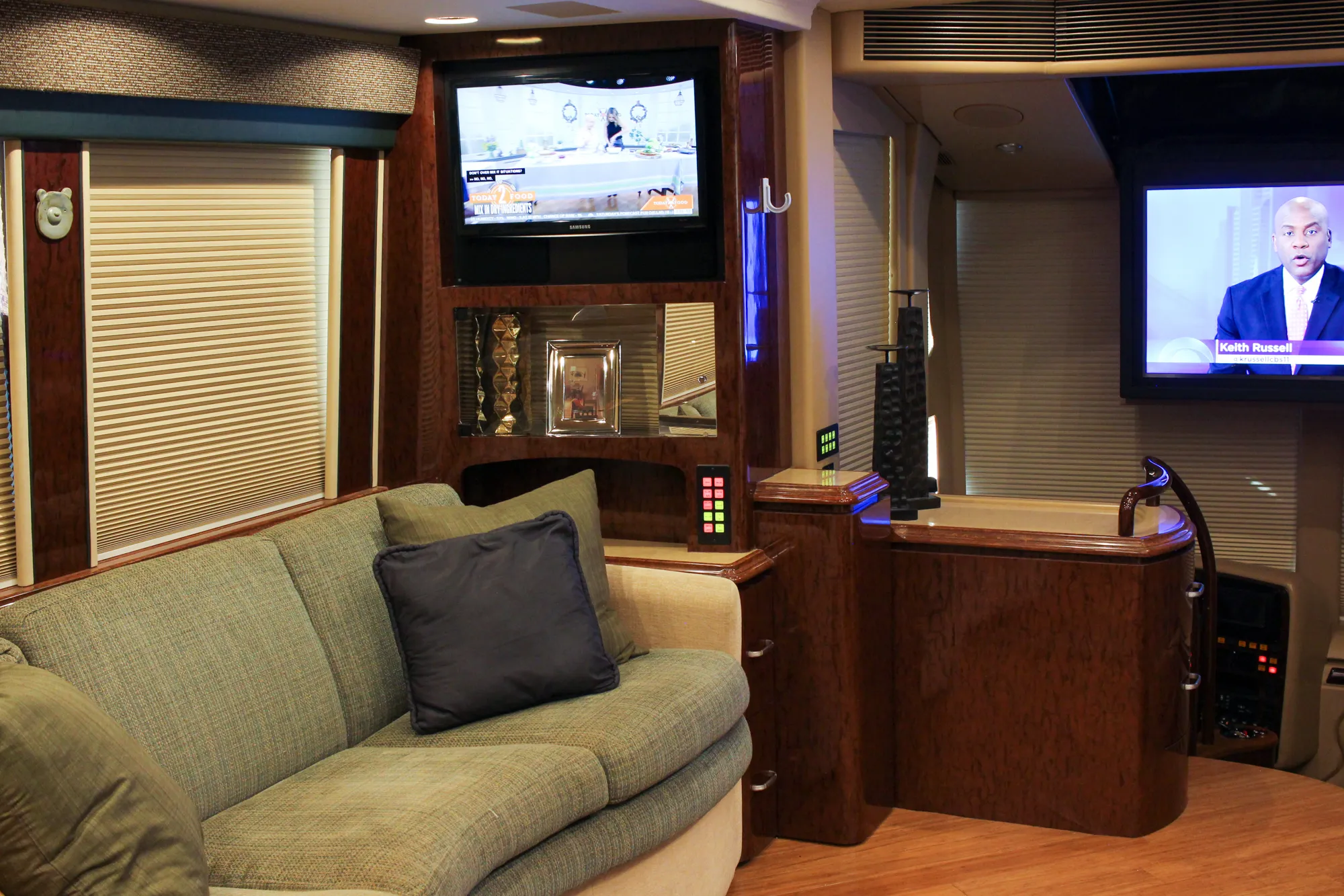 Interior of 2007 Marathon Coach 1084