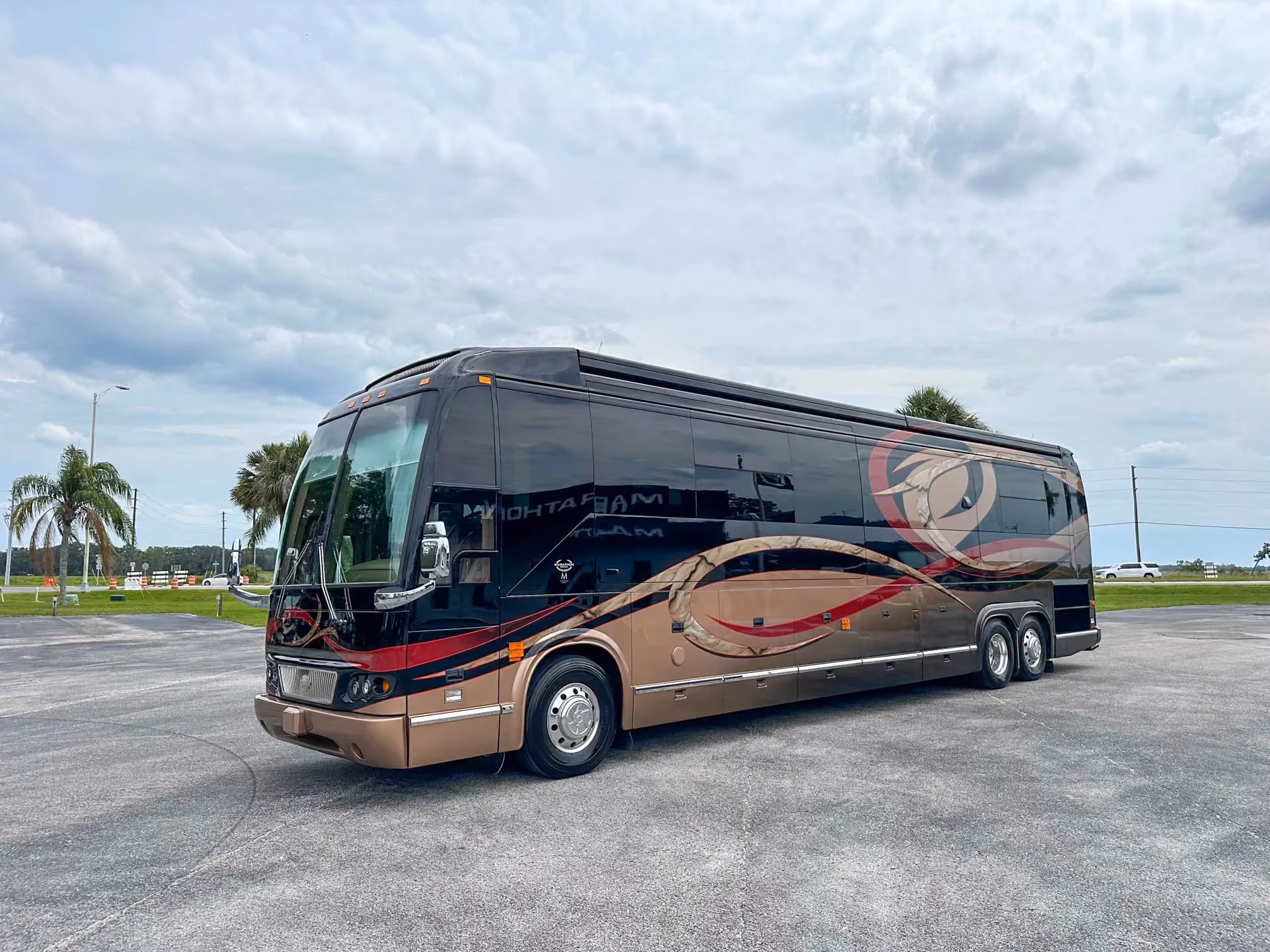 Exterior of 2007 Marathon Coach 1097 luxury motorcoach