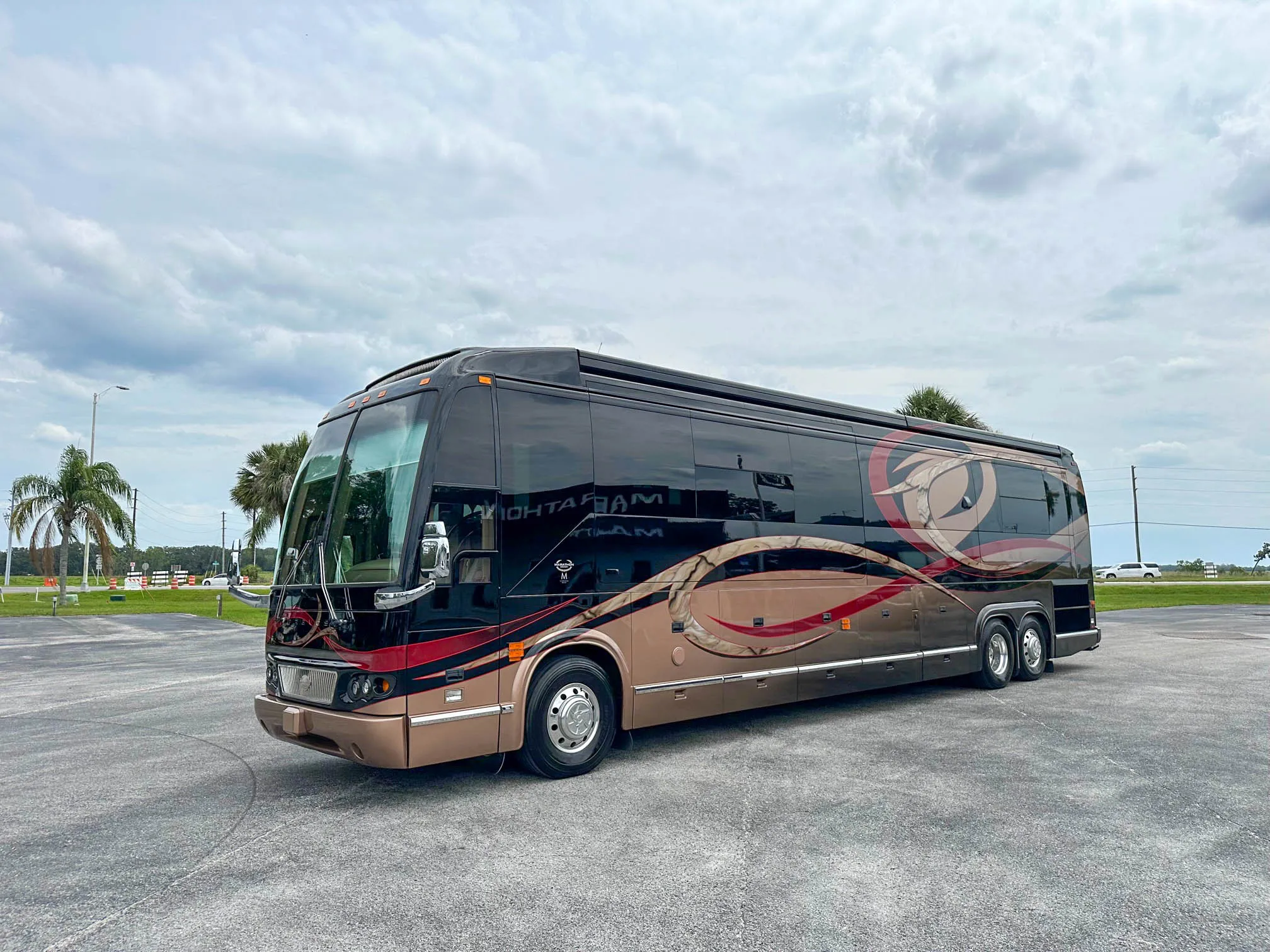 Exterior of 2007 Marathon Coach 1097 luxury motorcoach