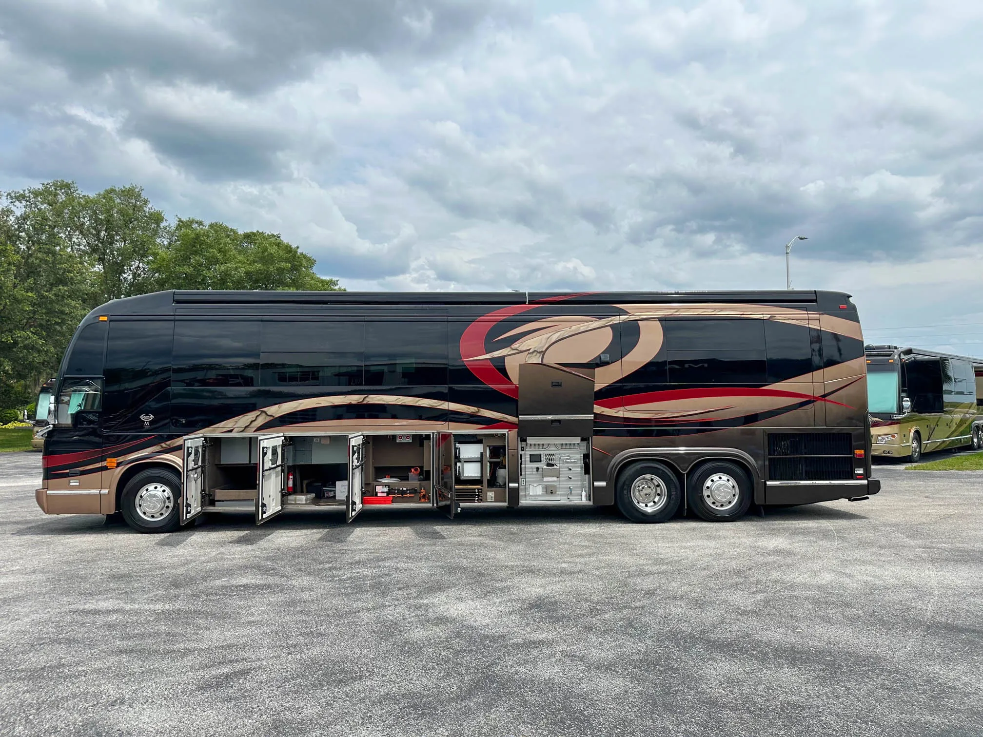 Exterior rear view of Marathon Coach 1097