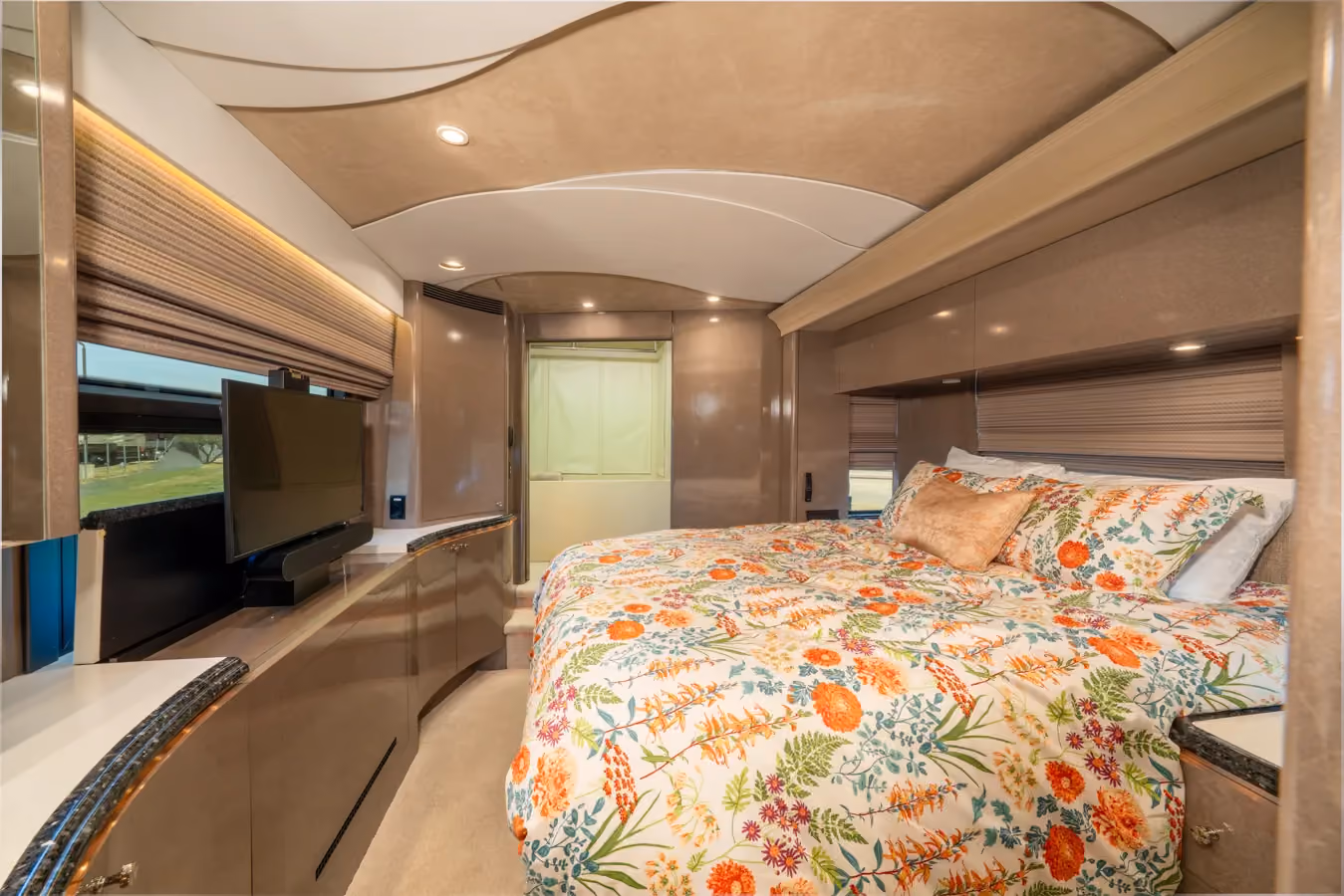 Interior dining area of Marathon Coach 1153