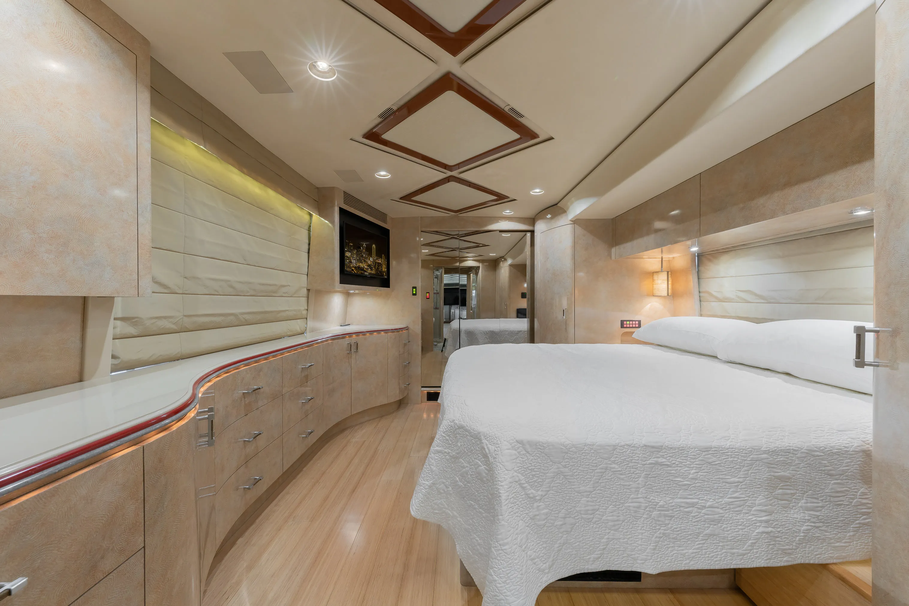 Interior bedroom detail of Marathon Coach 1154