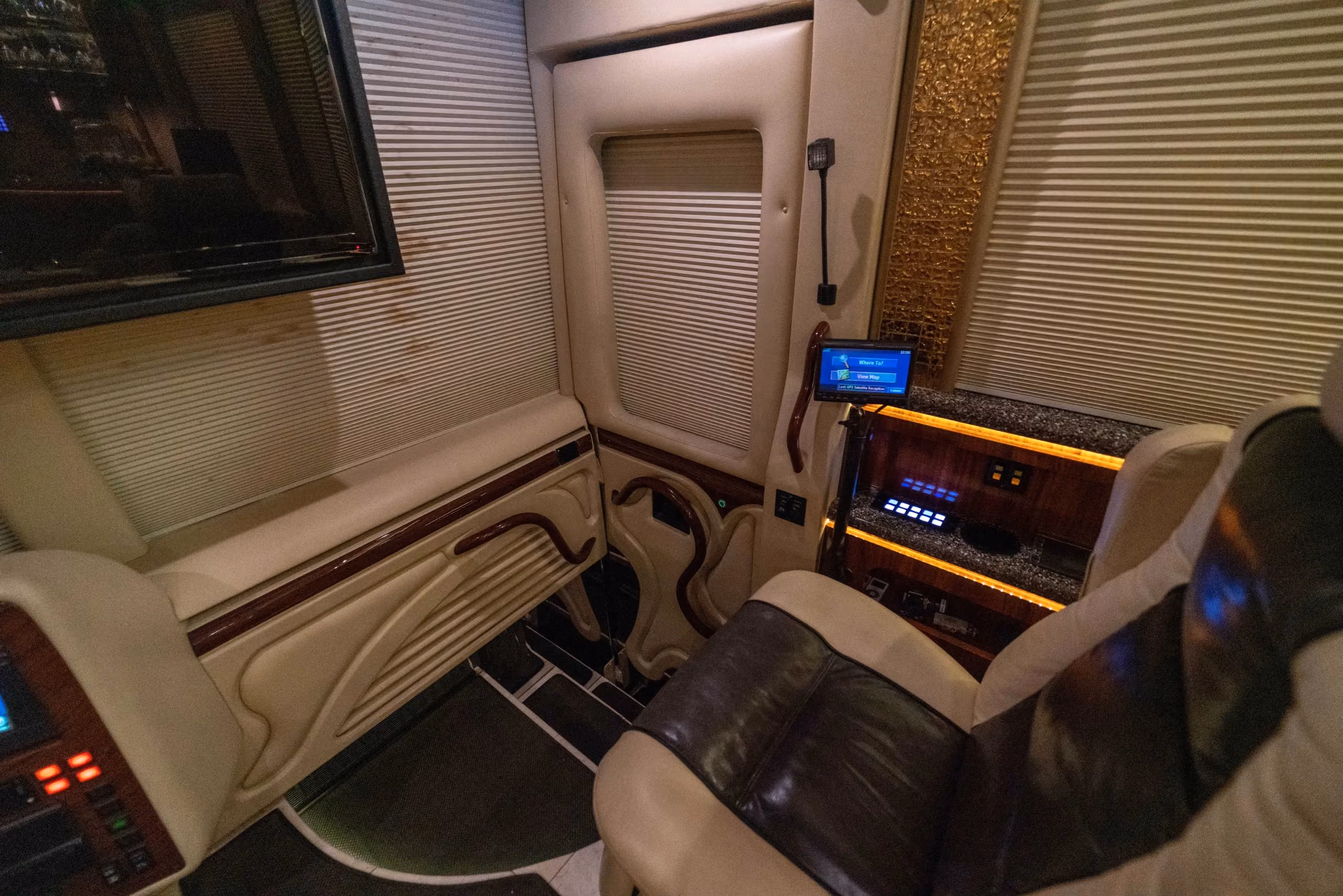 Interior bedroom finish detail in Marathon Coach 1194
