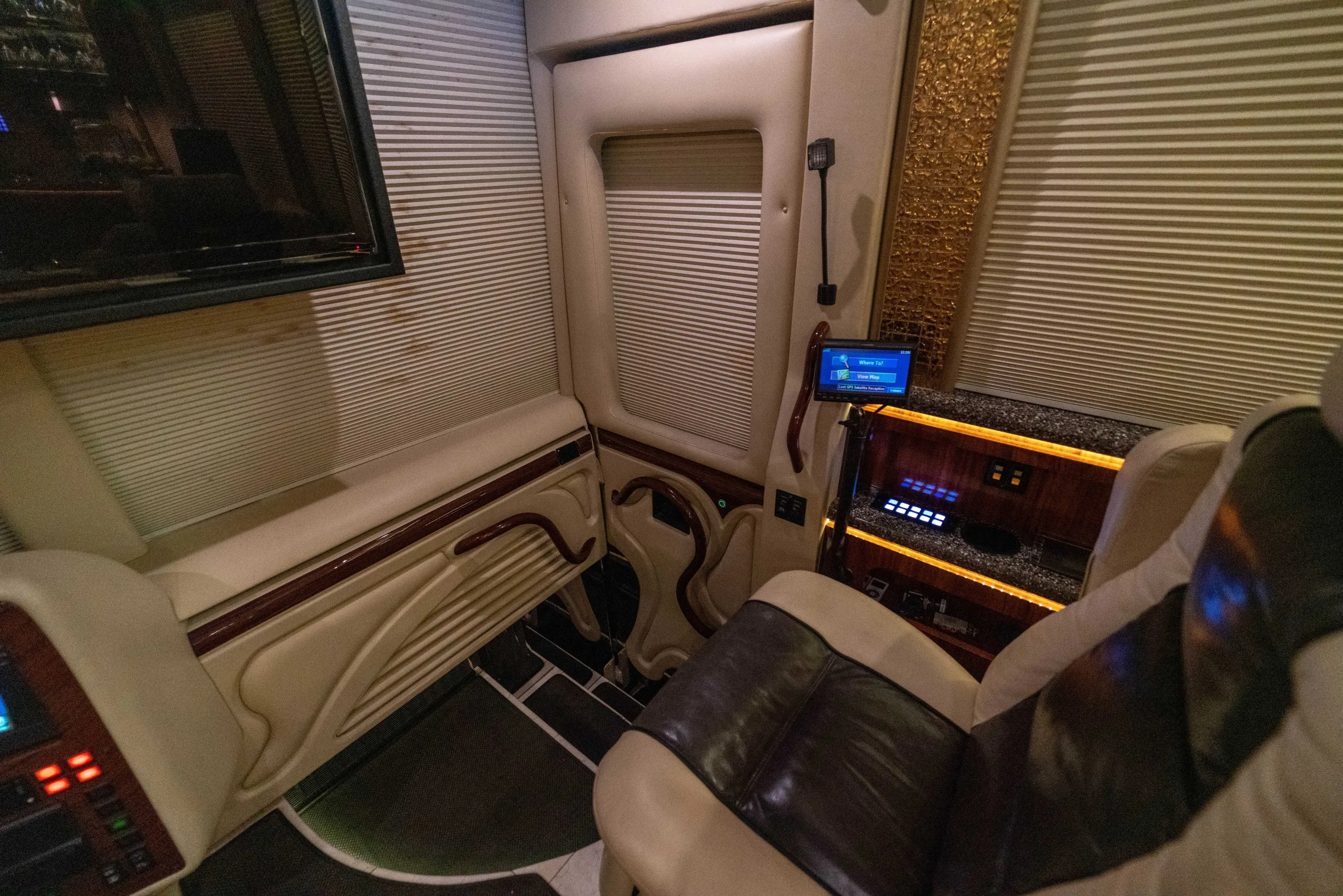 Interior bedroom finish detail in Marathon Coach 1194