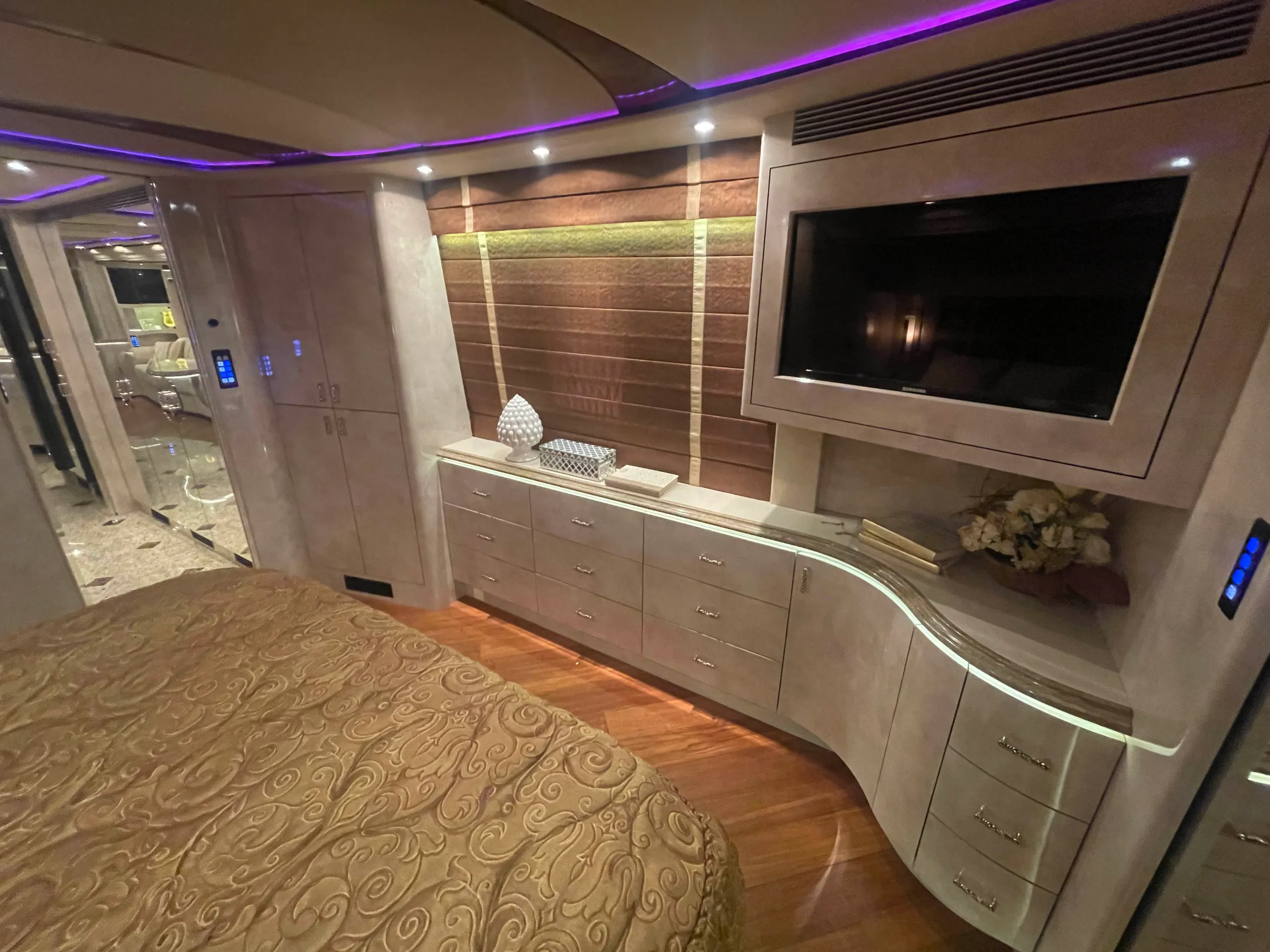 Interior bathroom vanity of Marathon Coach 1202